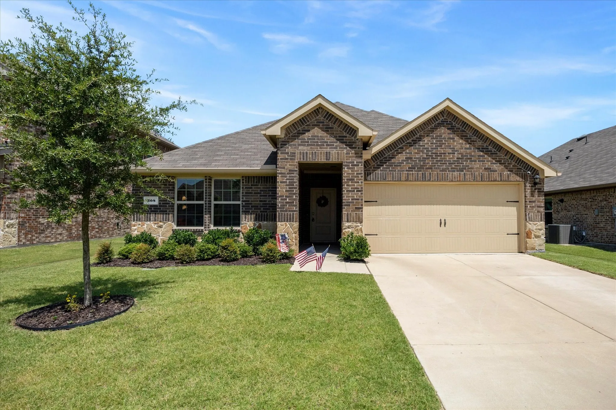 Single Family Residence For Sale in Hunt County , 208 Redstone Lane, Caddo Mills, Texas 75135, 4 Bedroom, 2 Bathroom, 2 Garage spaces, 2,106 Sqft, built in 2023, mls#21321852, Real Estate Agent in Caddo Mills, Homes For Sale in Hunt county, Homes For Sale in Caddo Mills, Realtor in Caddo Mills Texas, Real Estate Brokerage Independent Realty Texas, Luminita Cordes Realtor