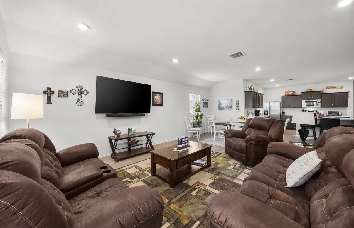 Single Family Residence For Sale in Hunt County , 208 Redstone Lane, Caddo Mills, Texas 75135, 4 Bedroom, 2 Bathroom, 2 Garage spaces, 2,106 Sqft, built in 2023, mls#21321852, Real Estate Agent in Caddo Mills, Homes For Sale in Hunt county, Homes For Sale in Caddo Mills, Realtor in Caddo Mills Texas, Real Estate Brokerage Independent Realty Texas, Luminita Cordes Realtor