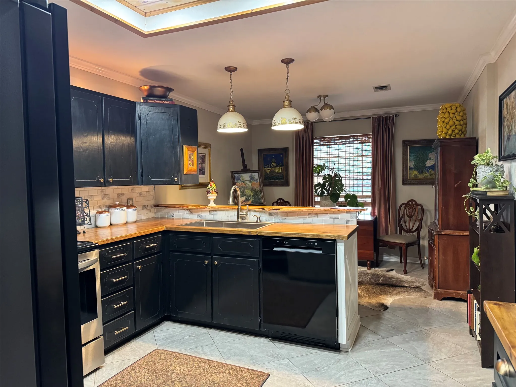 Single Family Residence For Sale in Brown County , 419 Windcrest Drive, Early, Texas 76802, 3 Bedroom, 2 Bathroom, 2 Garage spaces, 1,905 Sqft, built in 1994, mls#21321873, Real Estate Agent in Early, Homes For Sale in Brown county, Homes For Sale in Early, Realtor in Early Texas, Real Estate Brokerage Independent Realty Texas, Luminita Cordes Realtor