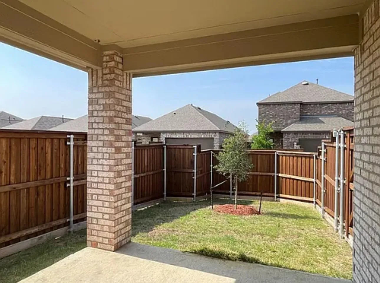 Single Family Residence For Rent in Denton County , 2372 Pyrite Drive, Little Elm, Texas 76227, 4 Bedroom, 2 Bathroom, 2 Garage spaces, 1,568 Sqft, built in 2021, mls#21321874, Real Estate Agent in Little Elm, Homes For Rent in Denton county, Homes For Rent in Little Elm, Realtor in Little Elm Texas, Real Estate Brokerage Independent Realty Texas, Luminita Cordes Realtor