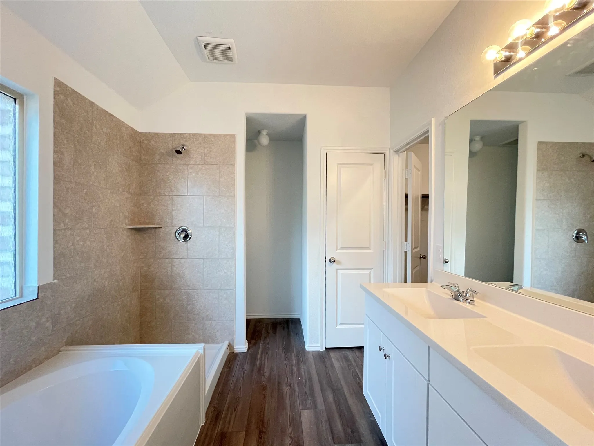 Single Family Residence For Rent in Denton County , 2372 Pyrite Drive, Little Elm, Texas 76227, 4 Bedroom, 2 Bathroom, 2 Garage spaces, 1,568 Sqft, built in 2021, mls#21321874, Real Estate Agent in Little Elm, Homes For Rent in Denton county, Homes For Rent in Little Elm, Realtor in Little Elm Texas, Real Estate Brokerage Independent Realty Texas, Luminita Cordes Realtor