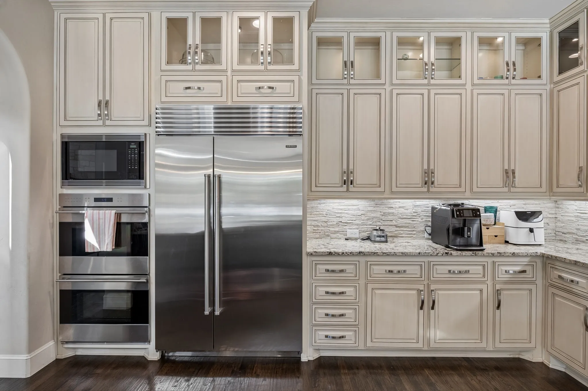 Single Family Residence For Sale in Tarrant County , 1008 Lexington Terrace, Southlake, Texas 76092, 5 Bedroom, 7 Bathroom, 4 Garage spaces, 6,365 Sqft, built in 2015, mls#21321721, Real Estate Agent in Southlake, Homes For Sale in Tarrant county, Homes For Sale in Southlake, Realtor in Southlake Texas, Real Estate Brokerage Independent Realty Texas, Luminita Cordes Realtor