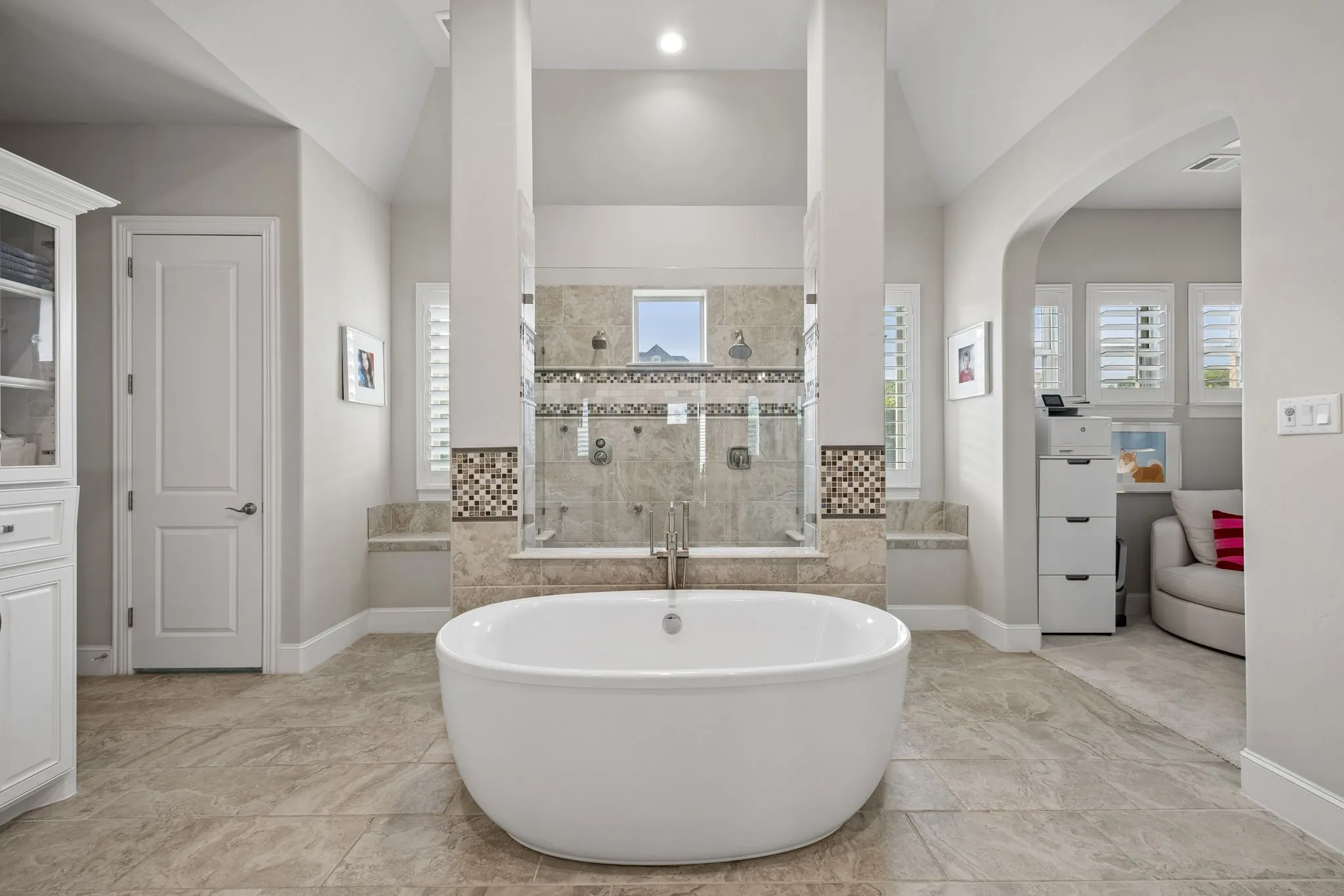 Single Family Residence For Sale in Tarrant County , 1008 Lexington Terrace, Southlake, Texas 76092, 5 Bedroom, 7 Bathroom, 4 Garage spaces, 6,365 Sqft, built in 2015, mls#21321721, Real Estate Agent in Southlake, Homes For Sale in Tarrant county, Homes For Sale in Southlake, Realtor in Southlake Texas, Real Estate Brokerage Independent Realty Texas, Luminita Cordes Realtor