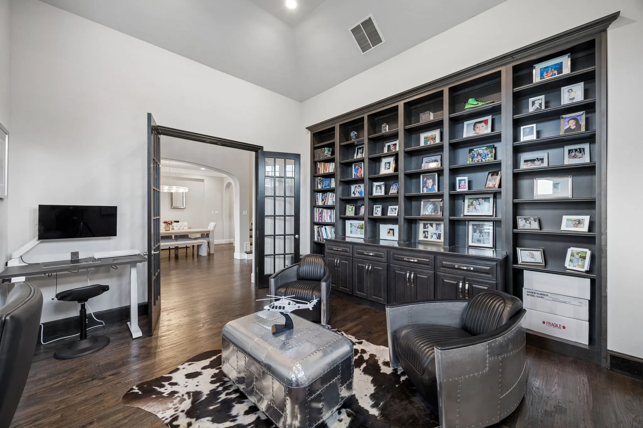 Single Family Residence For Sale in Tarrant County , 1008 Lexington Terrace, Southlake, Texas 76092, 5 Bedroom, 7 Bathroom, 4 Garage spaces, 6,365 Sqft, built in 2015, mls#21321721, Real Estate Agent in Southlake, Homes For Sale in Tarrant county, Homes For Sale in Southlake, Realtor in Southlake Texas, Real Estate Brokerage Independent Realty Texas, Luminita Cordes Realtor