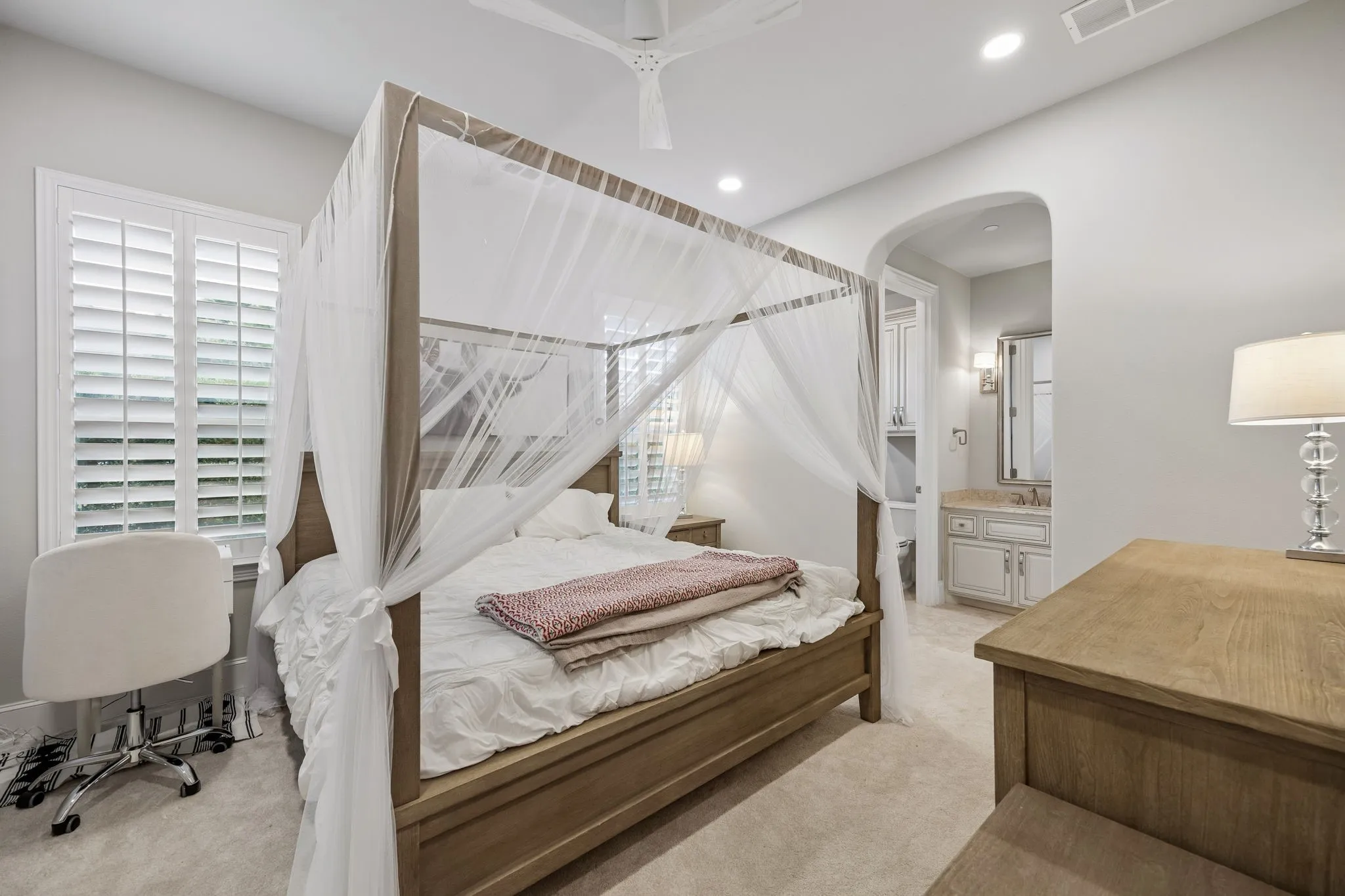 Single Family Residence For Sale in Tarrant County , 1008 Lexington Terrace, Southlake, Texas 76092, 5 Bedroom, 7 Bathroom, 4 Garage spaces, 6,365 Sqft, built in 2015, mls#21321721, Real Estate Agent in Southlake, Homes For Sale in Tarrant county, Homes For Sale in Southlake, Realtor in Southlake Texas, Real Estate Brokerage Independent Realty Texas, Luminita Cordes Realtor