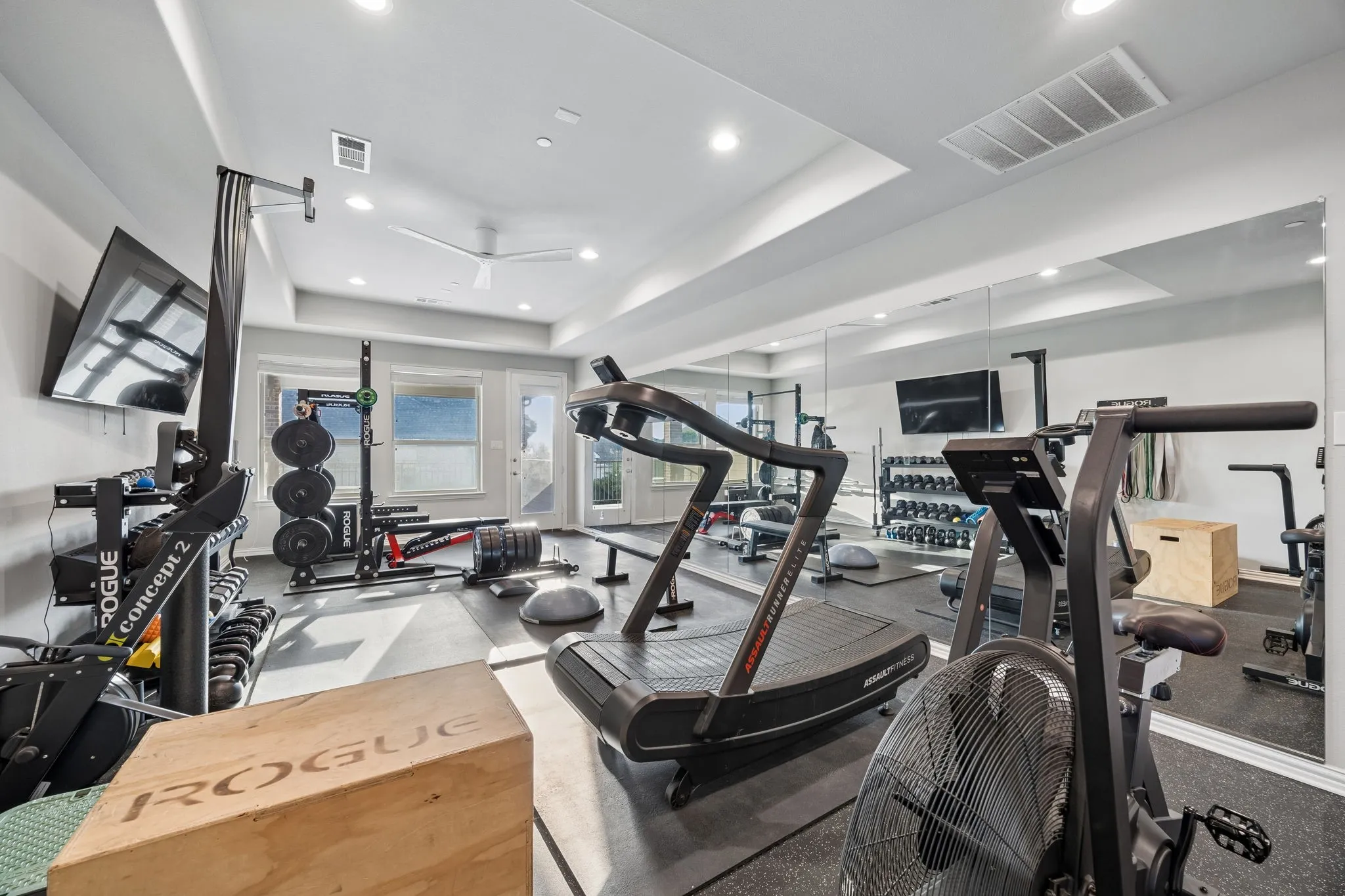 Single Family Residence For Sale in Tarrant County , 1008 Lexington Terrace, Southlake, Texas 76092, 5 Bedroom, 7 Bathroom, 4 Garage spaces, 6,365 Sqft, built in 2015, mls#21321721, Real Estate Agent in Southlake, Homes For Sale in Tarrant county, Homes For Sale in Southlake, Realtor in Southlake Texas, Real Estate Brokerage Independent Realty Texas, Luminita Cordes Realtor