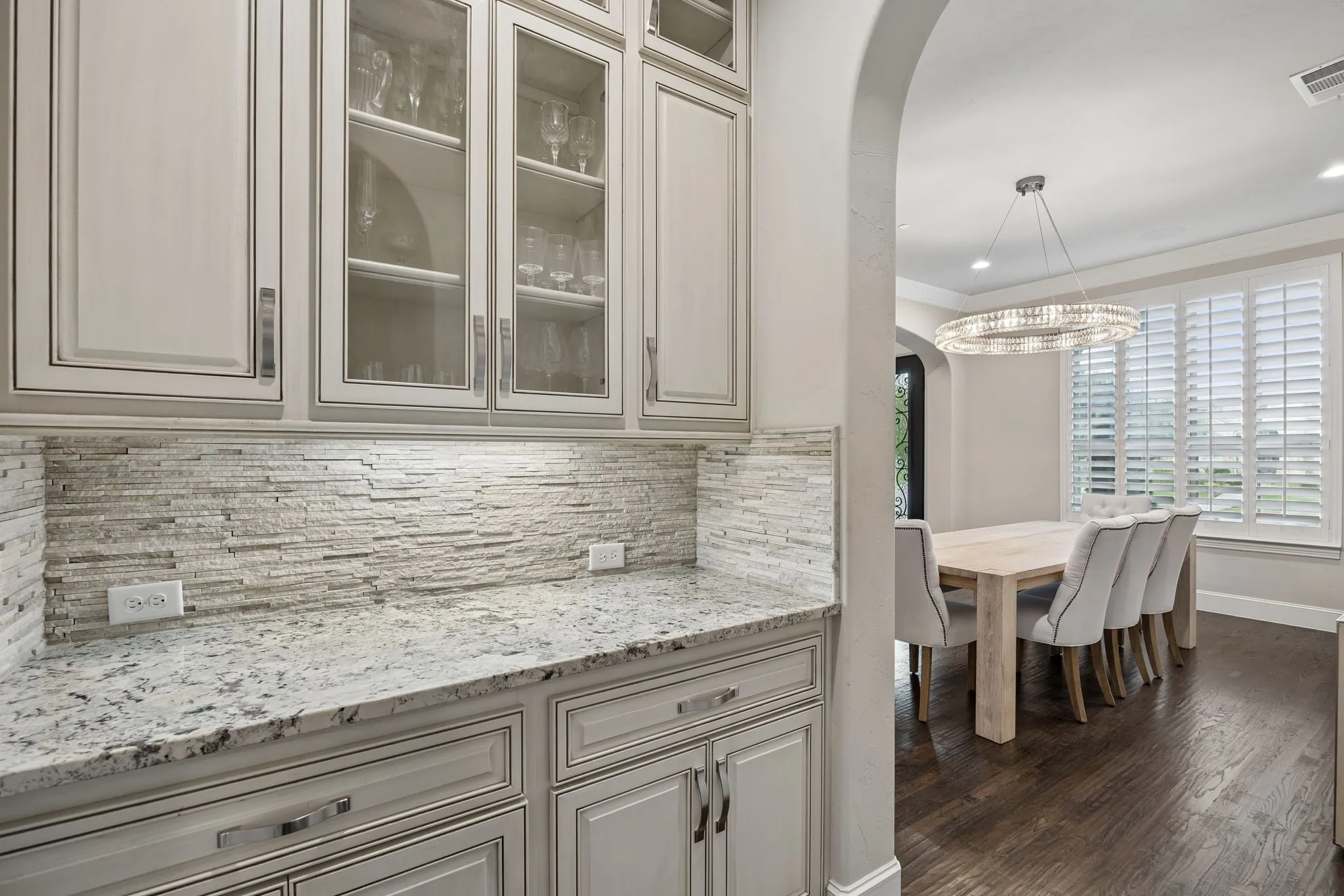 Single Family Residence For Sale in Tarrant County , 1008 Lexington Terrace, Southlake, Texas 76092, 5 Bedroom, 7 Bathroom, 4 Garage spaces, 6,365 Sqft, built in 2015, mls#21321721, Real Estate Agent in Southlake, Homes For Sale in Tarrant county, Homes For Sale in Southlake, Realtor in Southlake Texas, Real Estate Brokerage Independent Realty Texas, Luminita Cordes Realtor