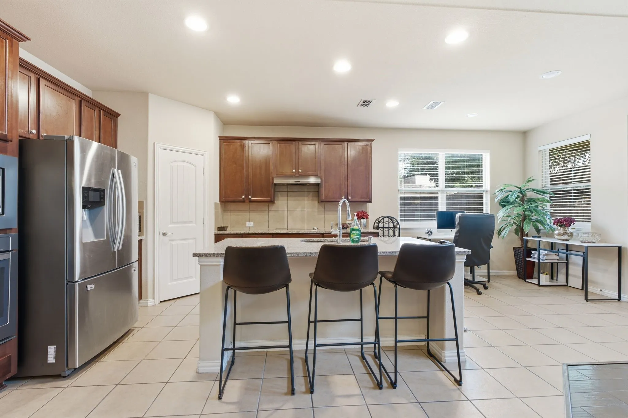 Single Family Residence For Sale in Denton County , 3052 Seabrook Drive, Little Elm, Texas 75068, 5 Bedroom, 3 Bathroom, 2 Garage spaces, 3,240 Sqft, built in 2014, mls#21321883, Real Estate Agent in Little Elm, Homes For Sale in Denton county, Homes For Sale in Little Elm, Realtor in Little Elm Texas, Real Estate Brokerage Independent Realty Texas, Luminita Cordes Realtor