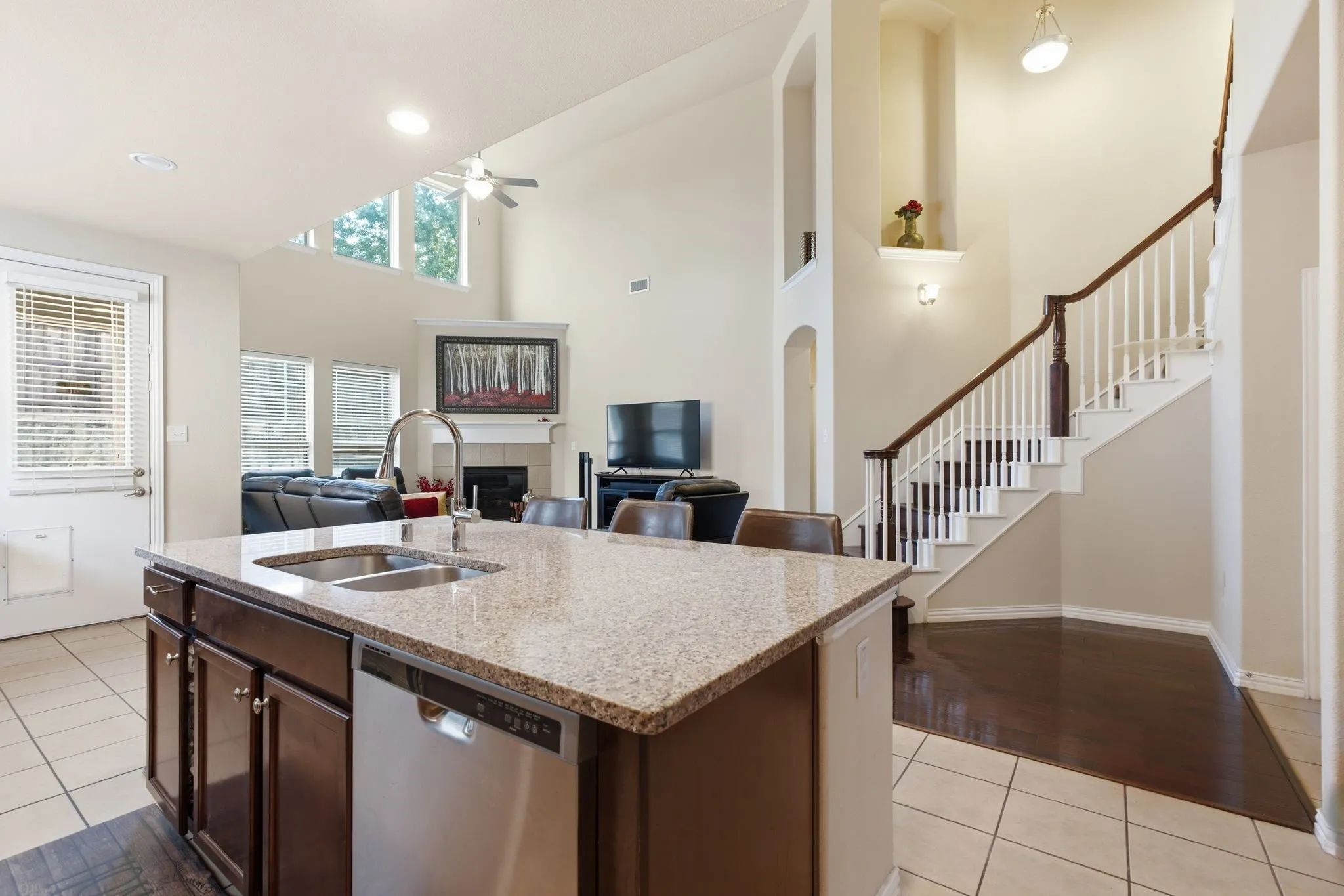 Single Family Residence For Sale in Denton County , 3052 Seabrook Drive, Little Elm, Texas 75068, 5 Bedroom, 3 Bathroom, 2 Garage spaces, 3,240 Sqft, built in 2014, mls#21321883, Real Estate Agent in Little Elm, Homes For Sale in Denton county, Homes For Sale in Little Elm, Realtor in Little Elm Texas, Real Estate Brokerage Independent Realty Texas, Luminita Cordes Realtor