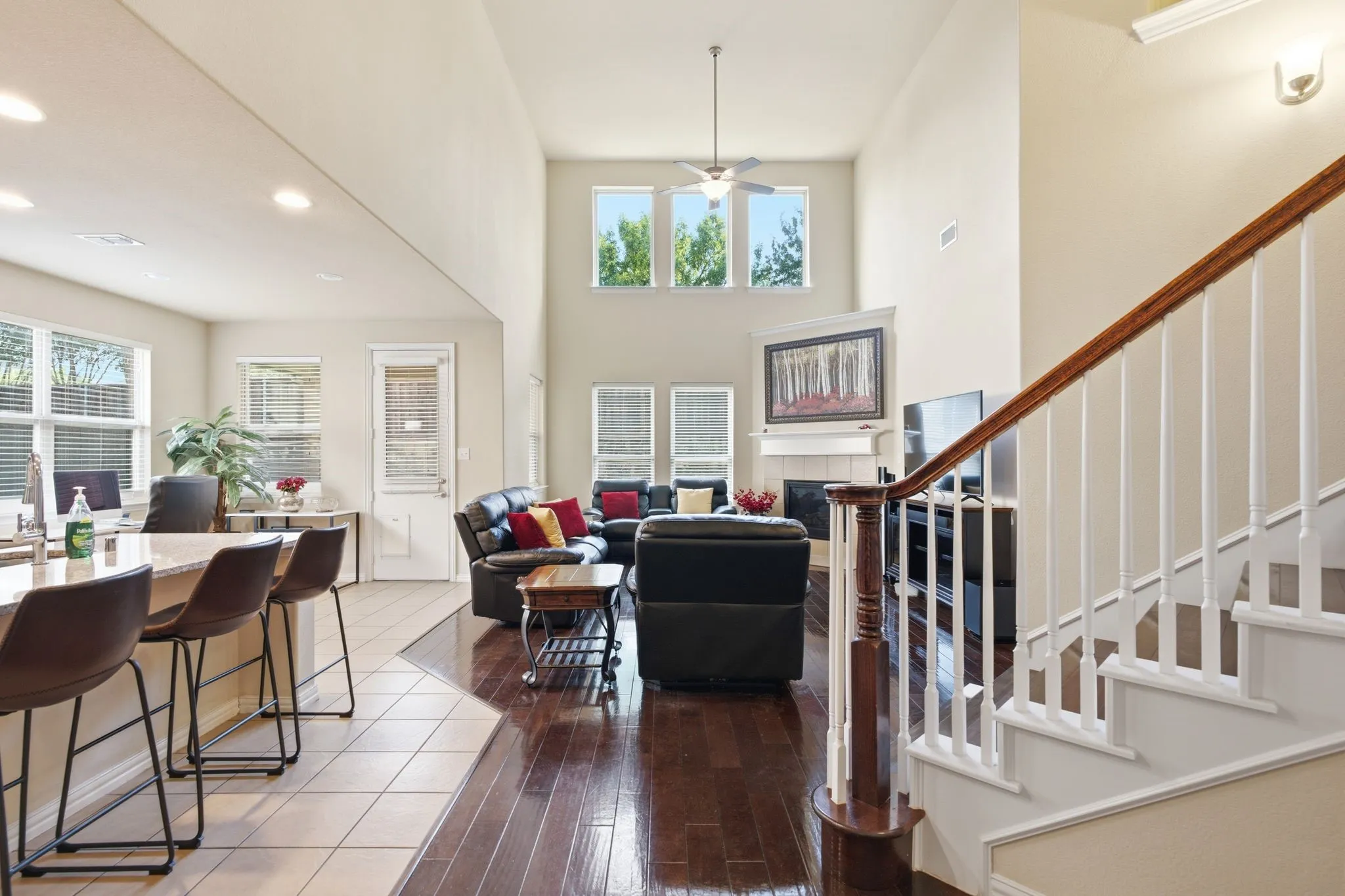 Single Family Residence For Sale in Denton County , 3052 Seabrook Drive, Little Elm, Texas 75068, 5 Bedroom, 3 Bathroom, 2 Garage spaces, 3,240 Sqft, built in 2014, mls#21321883, Real Estate Agent in Little Elm, Homes For Sale in Denton county, Homes For Sale in Little Elm, Realtor in Little Elm Texas, Real Estate Brokerage Independent Realty Texas, Luminita Cordes Realtor