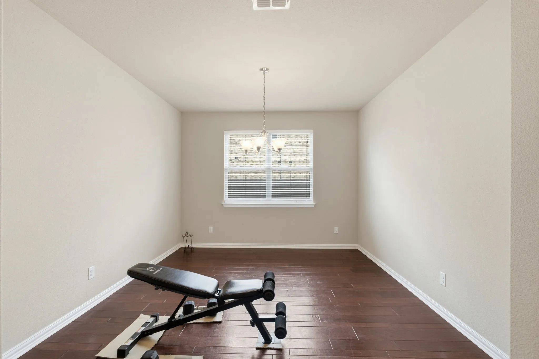 Single Family Residence For Sale in Denton County , 3052 Seabrook Drive, Little Elm, Texas 75068, 5 Bedroom, 3 Bathroom, 2 Garage spaces, 3,240 Sqft, built in 2014, mls#21321883, Real Estate Agent in Little Elm, Homes For Sale in Denton county, Homes For Sale in Little Elm, Realtor in Little Elm Texas, Real Estate Brokerage Independent Realty Texas, Luminita Cordes Realtor