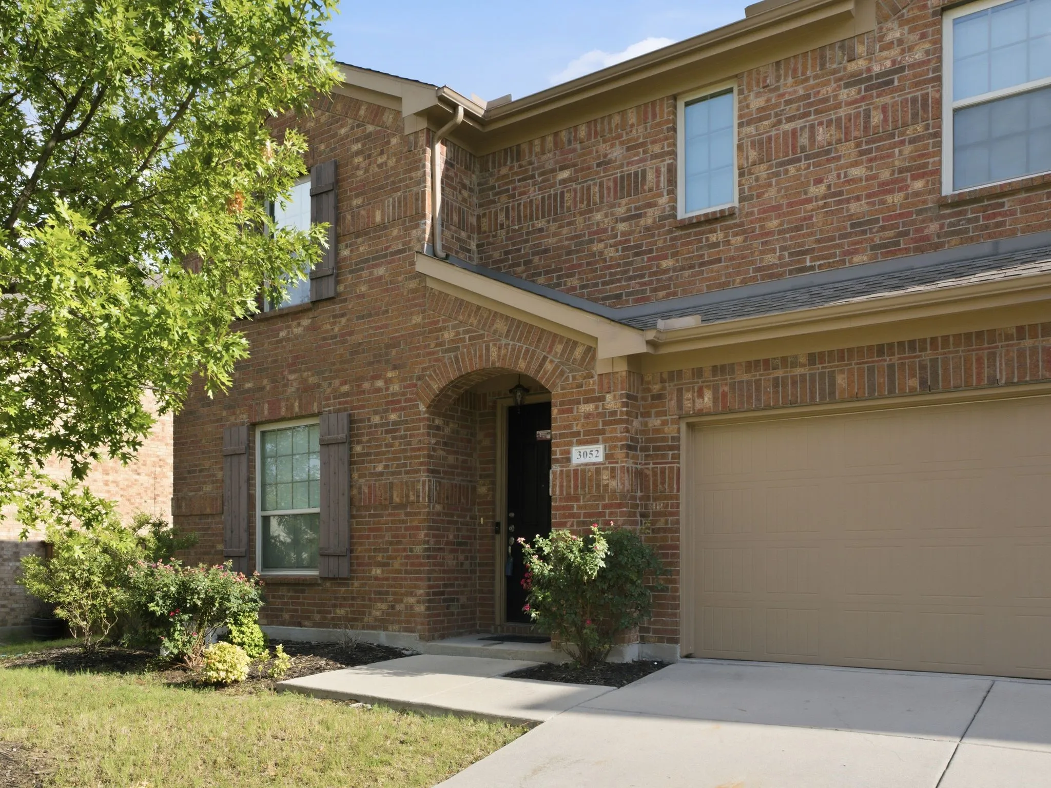 Single Family Residence For Sale in Denton County , 3052 Seabrook Drive, Little Elm, Texas 75068, 5 Bedroom, 3 Bathroom, 2 Garage spaces, 3,240 Sqft, built in 2014, mls#21321883, Real Estate Agent in Little Elm, Homes For Sale in Denton county, Homes For Sale in Little Elm, Realtor in Little Elm Texas, Real Estate Brokerage Independent Realty Texas, Luminita Cordes Realtor