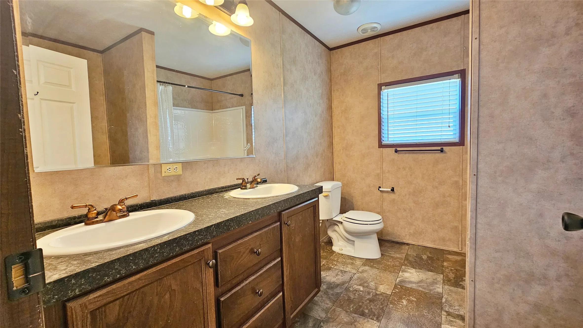 Farm For Sale in Hopkins County , 6818 Texas Highway 11 E, Sulphur Springs, Texas 75482, 4 Bedroom, 3 Bathroom, Garage spaces, 2,300 Sqft, built in 2013, mls#21321589, Real Estate Agent in Sulphur Springs, Homes For Sale in Hopkins county, Homes For Sale in Sulphur Springs, Realtor in Sulphur Springs Texas, Real Estate Brokerage Independent Realty Texas, Luminita Cordes Realtor