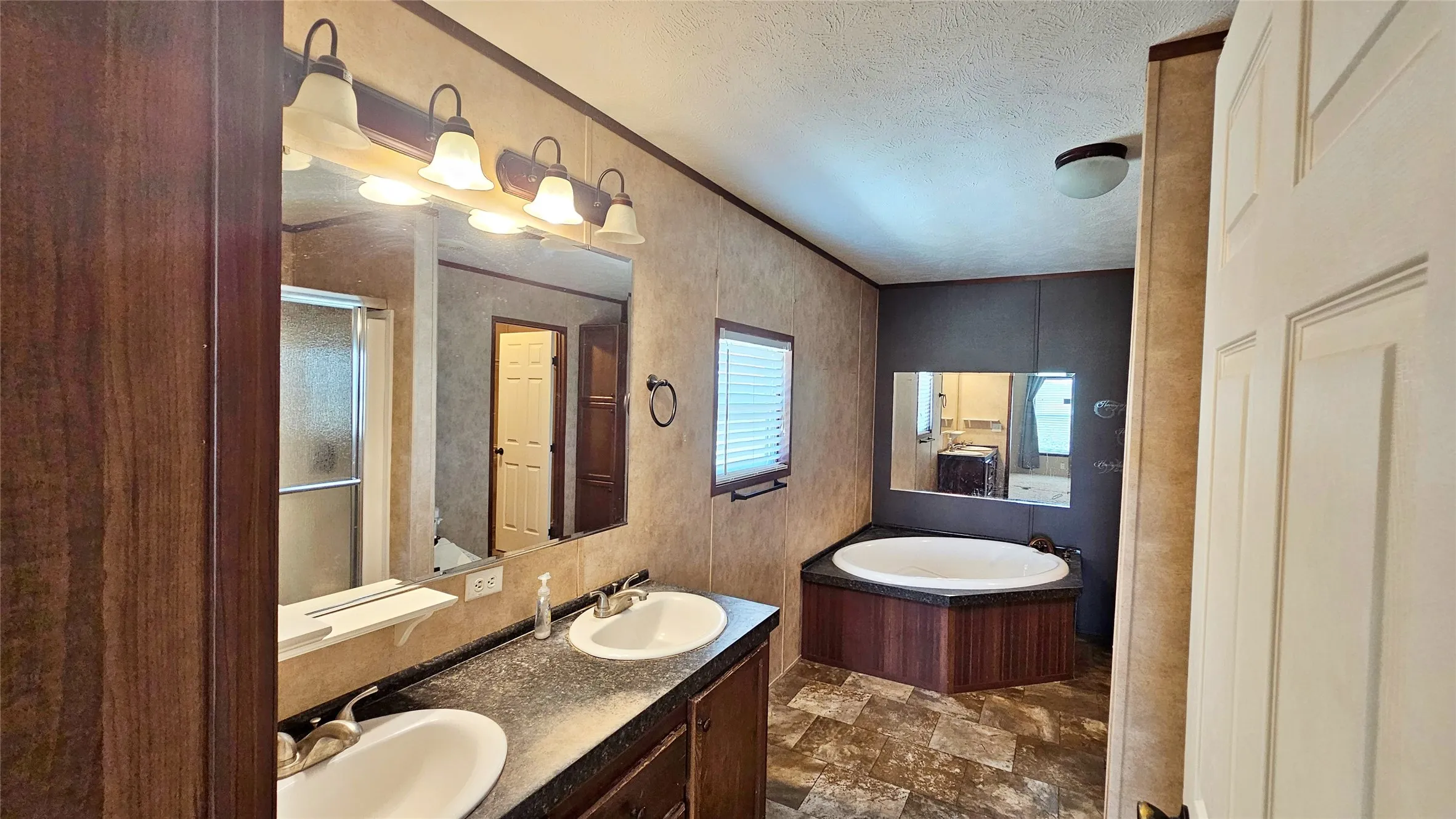 Farm For Sale in Hopkins County , 6818 Texas Highway 11 E, Sulphur Springs, Texas 75482, 4 Bedroom, 3 Bathroom, Garage spaces, 2,300 Sqft, built in 2013, mls#21321589, Real Estate Agent in Sulphur Springs, Homes For Sale in Hopkins county, Homes For Sale in Sulphur Springs, Realtor in Sulphur Springs Texas, Real Estate Brokerage Independent Realty Texas, Luminita Cordes Realtor