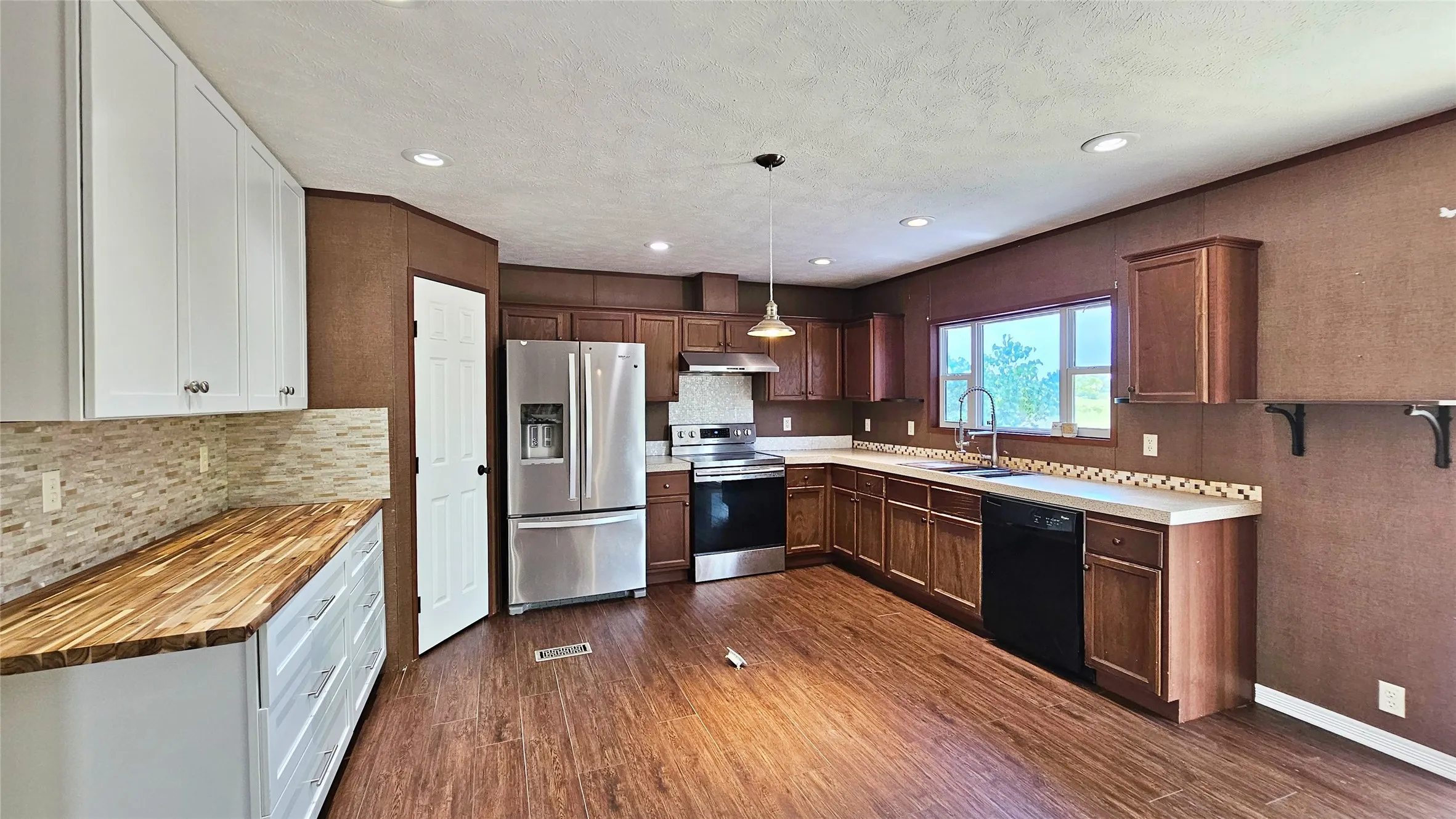 Farm For Sale in Hopkins County , 6818 Texas Highway 11 E, Sulphur Springs, Texas 75482, 4 Bedroom, 3 Bathroom, Garage spaces, 2,300 Sqft, built in 2013, mls#21321589, Real Estate Agent in Sulphur Springs, Homes For Sale in Hopkins county, Homes For Sale in Sulphur Springs, Realtor in Sulphur Springs Texas, Real Estate Brokerage Independent Realty Texas, Luminita Cordes Realtor