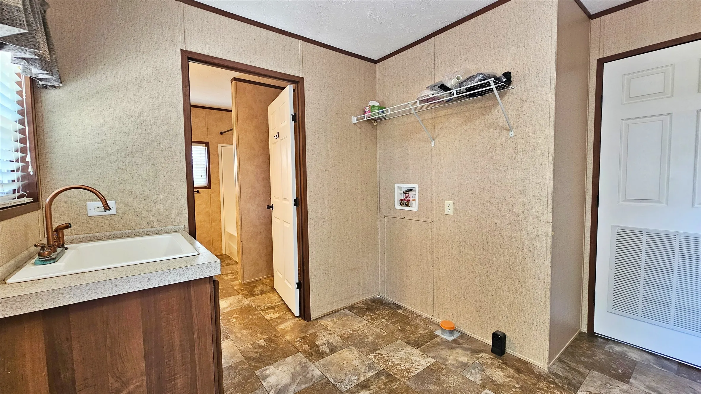 Farm For Sale in Hopkins County , 6818 Texas Highway 11 E, Sulphur Springs, Texas 75482, 4 Bedroom, 3 Bathroom, Garage spaces, 2,300 Sqft, built in 2013, mls#21321589, Real Estate Agent in Sulphur Springs, Homes For Sale in Hopkins county, Homes For Sale in Sulphur Springs, Realtor in Sulphur Springs Texas, Real Estate Brokerage Independent Realty Texas, Luminita Cordes Realtor