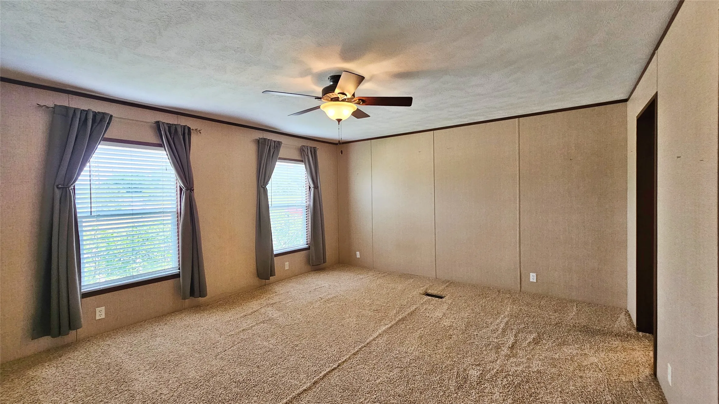 Farm For Sale in Hopkins County , 6818 Texas Highway 11 E, Sulphur Springs, Texas 75482, 4 Bedroom, 3 Bathroom, Garage spaces, 2,300 Sqft, built in 2013, mls#21321589, Real Estate Agent in Sulphur Springs, Homes For Sale in Hopkins county, Homes For Sale in Sulphur Springs, Realtor in Sulphur Springs Texas, Real Estate Brokerage Independent Realty Texas, Luminita Cordes Realtor
