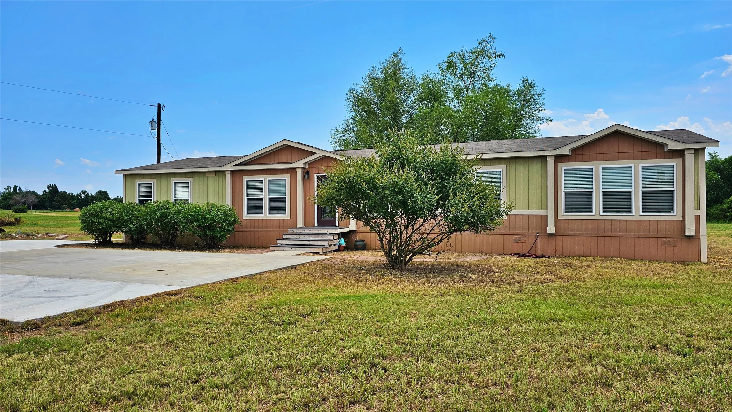 Farm For Sale in Hopkins County , 6818 Texas Highway 11 E, Sulphur Springs, Texas 75482, 4 Bedroom, 3 Bathroom, Garage spaces, 2,300 Sqft, built in 2013, mls#21321589, Real Estate Agent in Sulphur Springs, Homes For Sale in Hopkins county, Homes For Sale in Sulphur Springs, Realtor in Sulphur Springs Texas, Real Estate Brokerage Independent Realty Texas, Luminita Cordes Realtor