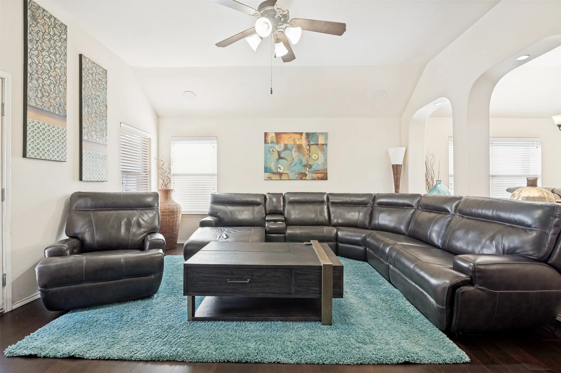Single Family Residence For Sale in Dallas County , 437 Castle Street, De Soto, Texas 75115, 3 Bedroom, 2 Bathroom, 2 Garage spaces, 1,941 Sqft, built in 2008, mls#21321895, Real Estate Agent in De Soto, Homes For Sale in Dallas county, Homes For Sale in De Soto, Realtor in De Soto Texas, Real Estate Brokerage Independent Realty Texas, Luminita Cordes Realtor