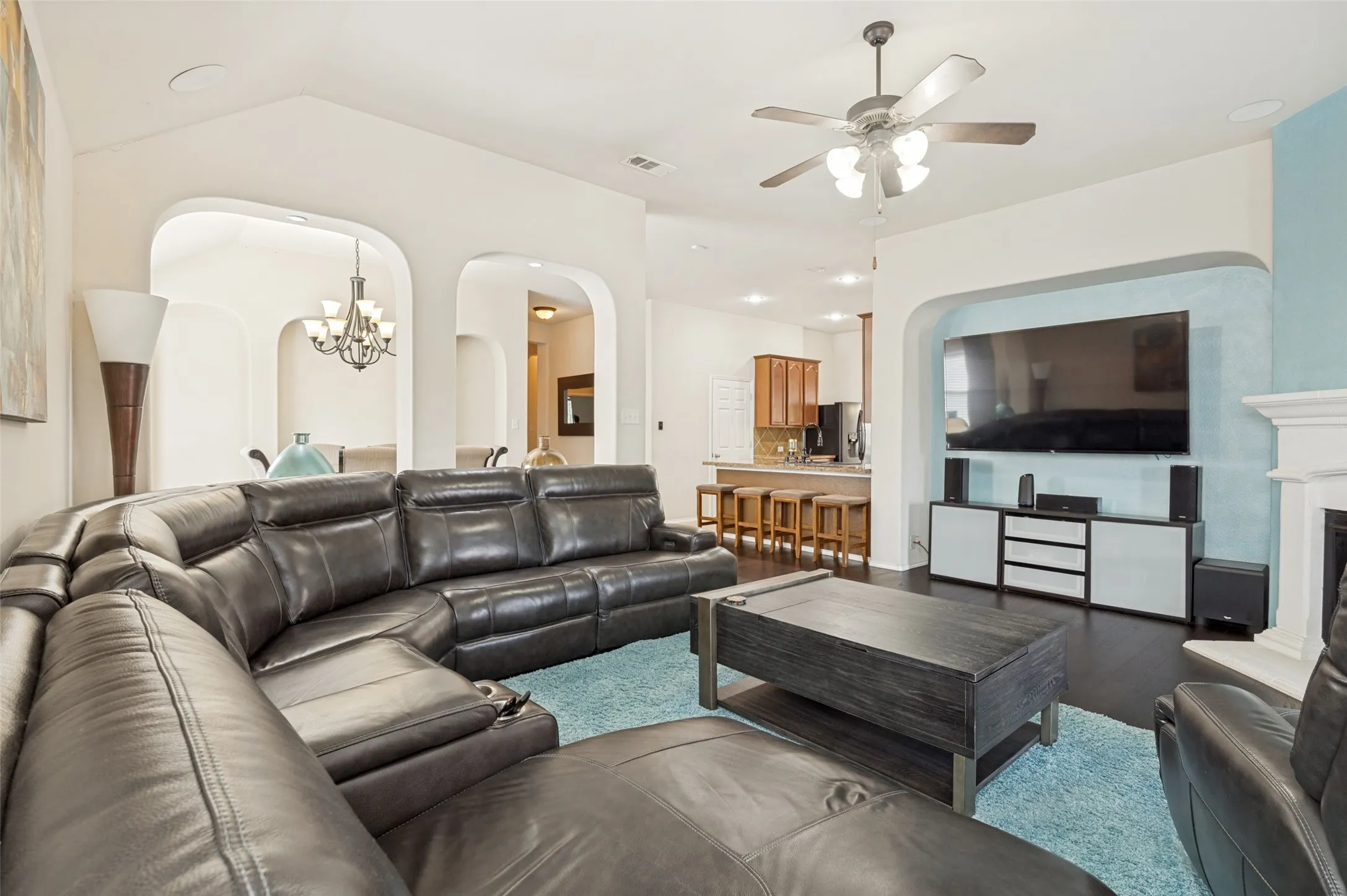 Single Family Residence For Sale in Dallas County , 437 Castle Street, De Soto, Texas 75115, 3 Bedroom, 2 Bathroom, 2 Garage spaces, 1,941 Sqft, built in 2008, mls#21321895, Real Estate Agent in De Soto, Homes For Sale in Dallas county, Homes For Sale in De Soto, Realtor in De Soto Texas, Real Estate Brokerage Independent Realty Texas, Luminita Cordes Realtor