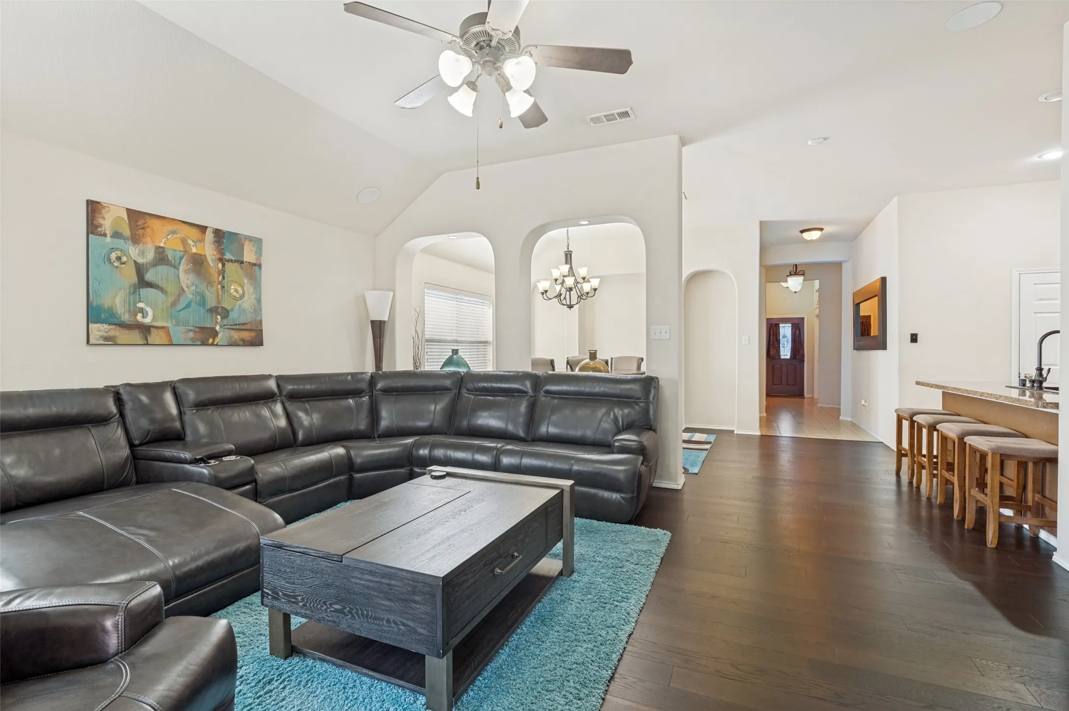 Single Family Residence For Sale in Dallas County , 437 Castle Street, De Soto, Texas 75115, 3 Bedroom, 2 Bathroom, 2 Garage spaces, 1,941 Sqft, built in 2008, mls#21321895, Real Estate Agent in De Soto, Homes For Sale in Dallas county, Homes For Sale in De Soto, Realtor in De Soto Texas, Real Estate Brokerage Independent Realty Texas, Luminita Cordes Realtor