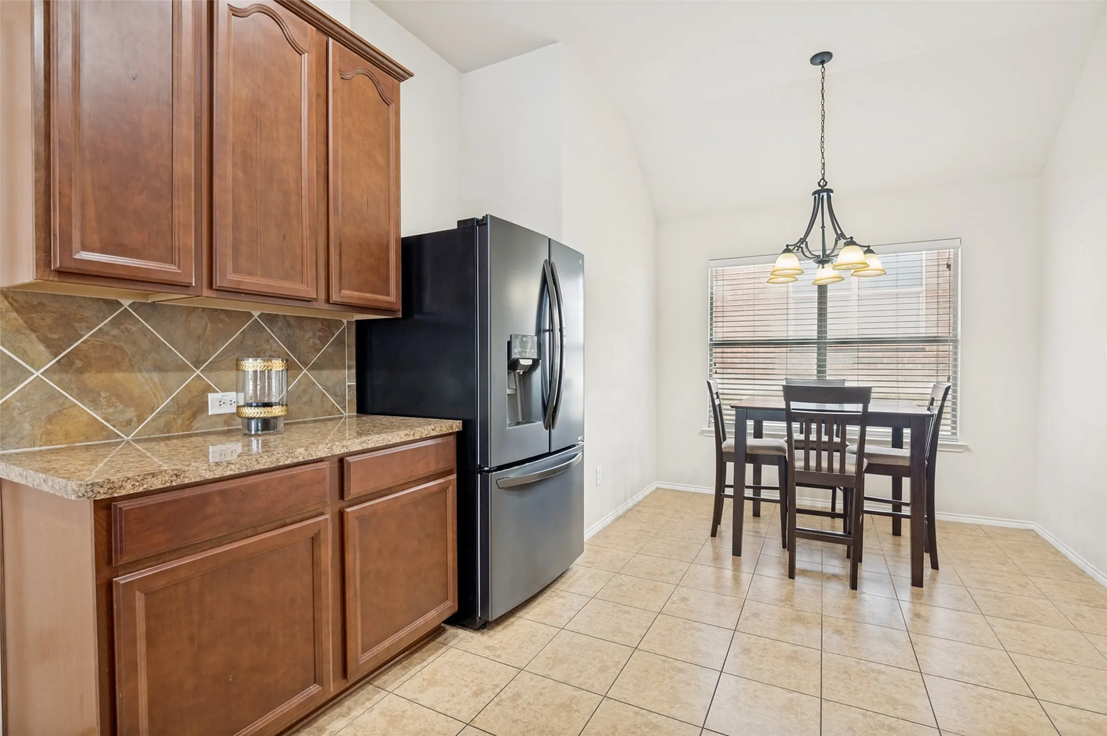 Single Family Residence For Sale in Dallas County , 437 Castle Street, De Soto, Texas 75115, 3 Bedroom, 2 Bathroom, 2 Garage spaces, 1,941 Sqft, built in 2008, mls#21321895, Real Estate Agent in De Soto, Homes For Sale in Dallas county, Homes For Sale in De Soto, Realtor in De Soto Texas, Real Estate Brokerage Independent Realty Texas, Luminita Cordes Realtor
