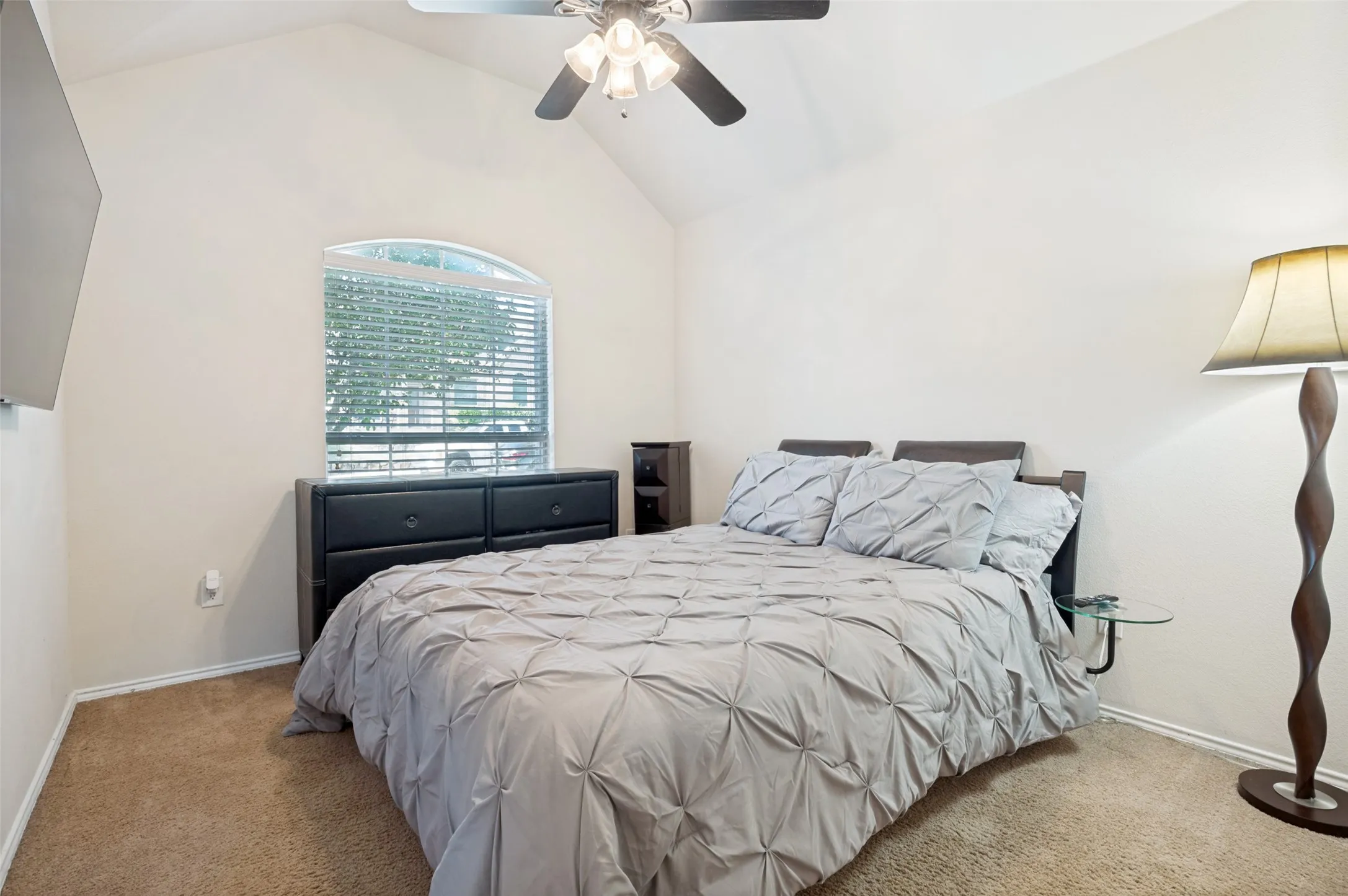 Single Family Residence For Sale in Dallas County , 437 Castle Street, De Soto, Texas 75115, 3 Bedroom, 2 Bathroom, 2 Garage spaces, 1,941 Sqft, built in 2008, mls#21321895, Real Estate Agent in De Soto, Homes For Sale in Dallas county, Homes For Sale in De Soto, Realtor in De Soto Texas, Real Estate Brokerage Independent Realty Texas, Luminita Cordes Realtor