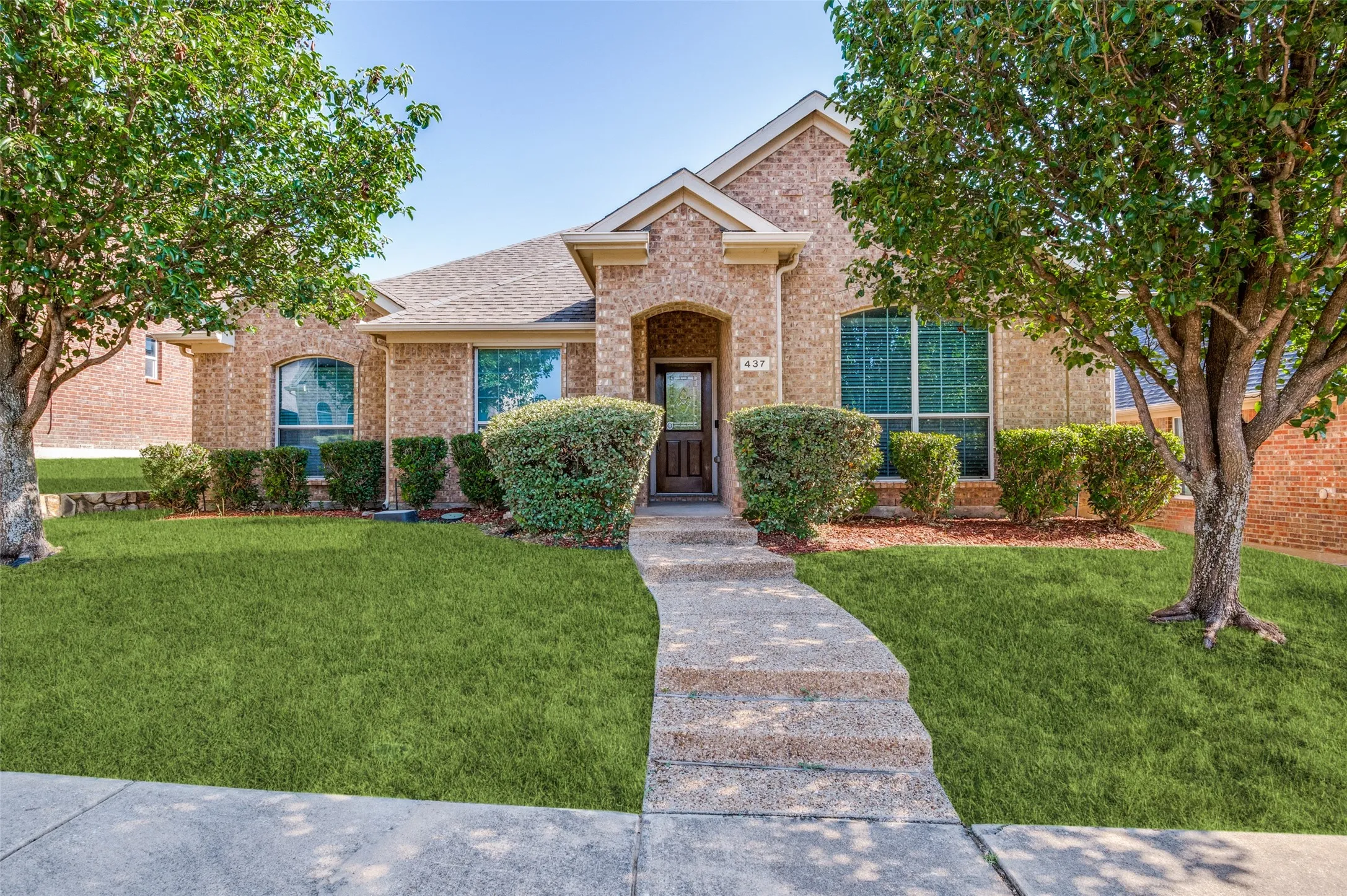 Single Family Residence For Sale in Dallas County , 437 Castle Street, De Soto, Texas 75115, 3 Bedroom, 2 Bathroom, 2 Garage spaces, 1,941 Sqft, built in 2008, mls#21321895, Real Estate Agent in De Soto, Homes For Sale in Dallas county, Homes For Sale in De Soto, Realtor in De Soto Texas, Real Estate Brokerage Independent Realty Texas, Luminita Cordes Realtor