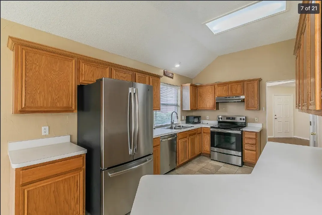 Single Family Residence For Rent in Tarrant County , 210 Madisson Drive, Euless, Texas 76039, 3 Bedroom, 2 Bathroom, 2 Garage spaces, 1,541 Sqft, built in 1996, mls#21320515, Real Estate Agent in Euless, Homes For Rent in Tarrant county, Homes For Rent in Euless, Realtor in Euless Texas, Real Estate Brokerage Independent Realty Texas, Luminita Cordes Realtor