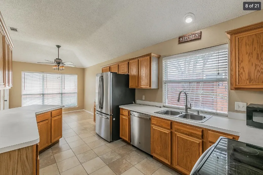 Single Family Residence For Rent in Tarrant County , 210 Madisson Drive, Euless, Texas 76039, 3 Bedroom, 2 Bathroom, 2 Garage spaces, 1,541 Sqft, built in 1996, mls#21320515, Real Estate Agent in Euless, Homes For Rent in Tarrant county, Homes For Rent in Euless, Realtor in Euless Texas, Real Estate Brokerage Independent Realty Texas, Luminita Cordes Realtor