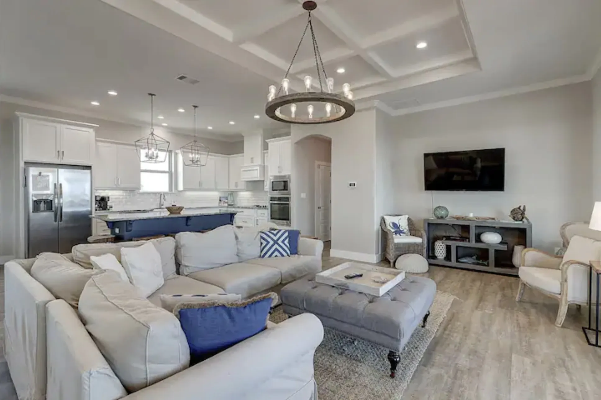 Single Family Residence For Sale in Nueces County , 6501 Villa Castellon Drive, Port Aransas, Texas 78373, 4 Bedroom, 4 Bathroom, 2 Garage spaces, 2,932 Sqft, built in 2016, mls#21321910, Real Estate Agent in Port Aransas, Homes For Sale in Nueces county, Homes For Sale in Port Aransas, Realtor in Port Aransas Texas, Real Estate Brokerage Independent Realty Texas, Luminita Cordes Realtor