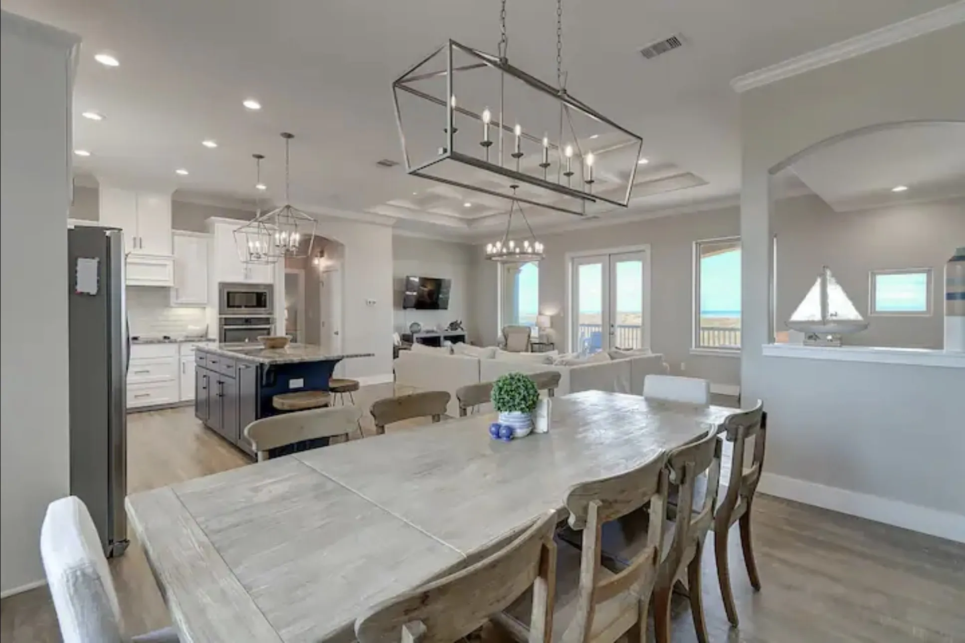 Single Family Residence For Sale in Nueces County , 6501 Villa Castellon Drive, Port Aransas, Texas 78373, 4 Bedroom, 4 Bathroom, 2 Garage spaces, 2,932 Sqft, built in 2016, mls#21321910, Real Estate Agent in Port Aransas, Homes For Sale in Nueces county, Homes For Sale in Port Aransas, Realtor in Port Aransas Texas, Real Estate Brokerage Independent Realty Texas, Luminita Cordes Realtor