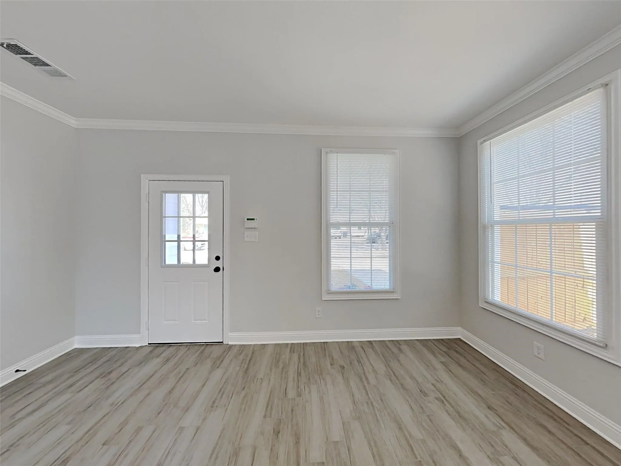 Single Family Residence For Rent in Tarrant County , 1032 E Leuda Street, Fort Worth, Texas 76104, 3 Bedroom, 2 Bathroom, 1 Garage spaces, 1,401 Sqft, built in 2022, mls#21321902, Real Estate Agent in Fort Worth, Homes For Rent in Tarrant county, Homes For Rent in Fort Worth, Realtor in Fort Worth Texas, Real Estate Brokerage Independent Realty Texas, Luminita Cordes Realtor
