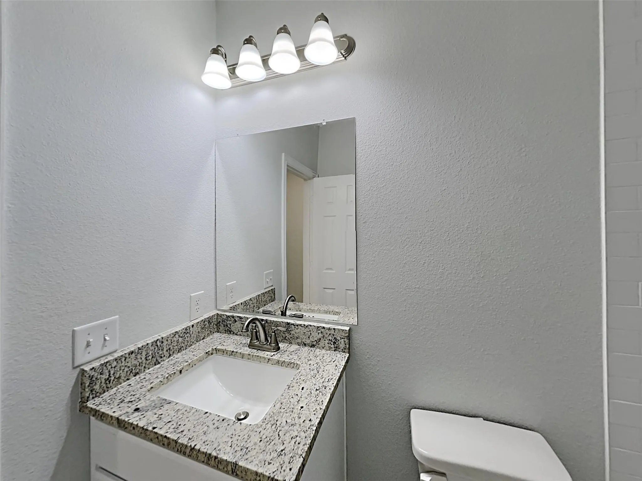 Single Family Residence For Rent in Tarrant County , 1032 E Leuda Street, Fort Worth, Texas 76104, 3 Bedroom, 2 Bathroom, 1 Garage spaces, 1,401 Sqft, built in 2022, mls#21321902, Real Estate Agent in Fort Worth, Homes For Rent in Tarrant county, Homes For Rent in Fort Worth, Realtor in Fort Worth Texas, Real Estate Brokerage Independent Realty Texas, Luminita Cordes Realtor