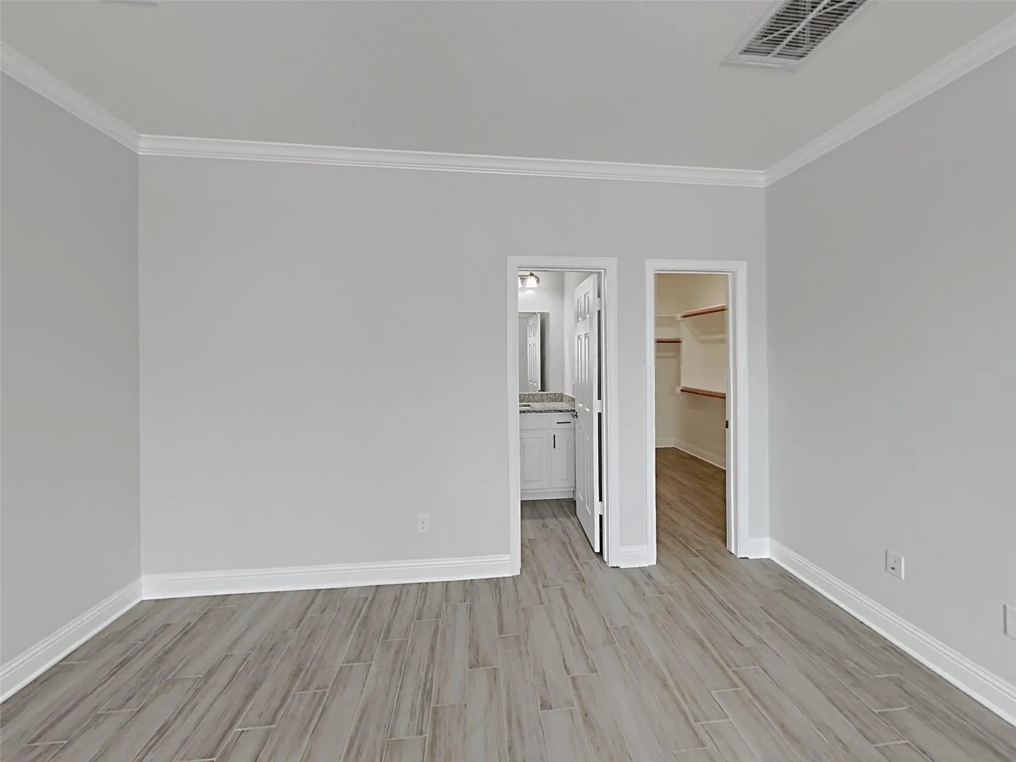 Single Family Residence For Rent in Tarrant County , 1032 E Leuda Street, Fort Worth, Texas 76104, 3 Bedroom, 2 Bathroom, 1 Garage spaces, 1,401 Sqft, built in 2022, mls#21321902, Real Estate Agent in Fort Worth, Homes For Rent in Tarrant county, Homes For Rent in Fort Worth, Realtor in Fort Worth Texas, Real Estate Brokerage Independent Realty Texas, Luminita Cordes Realtor