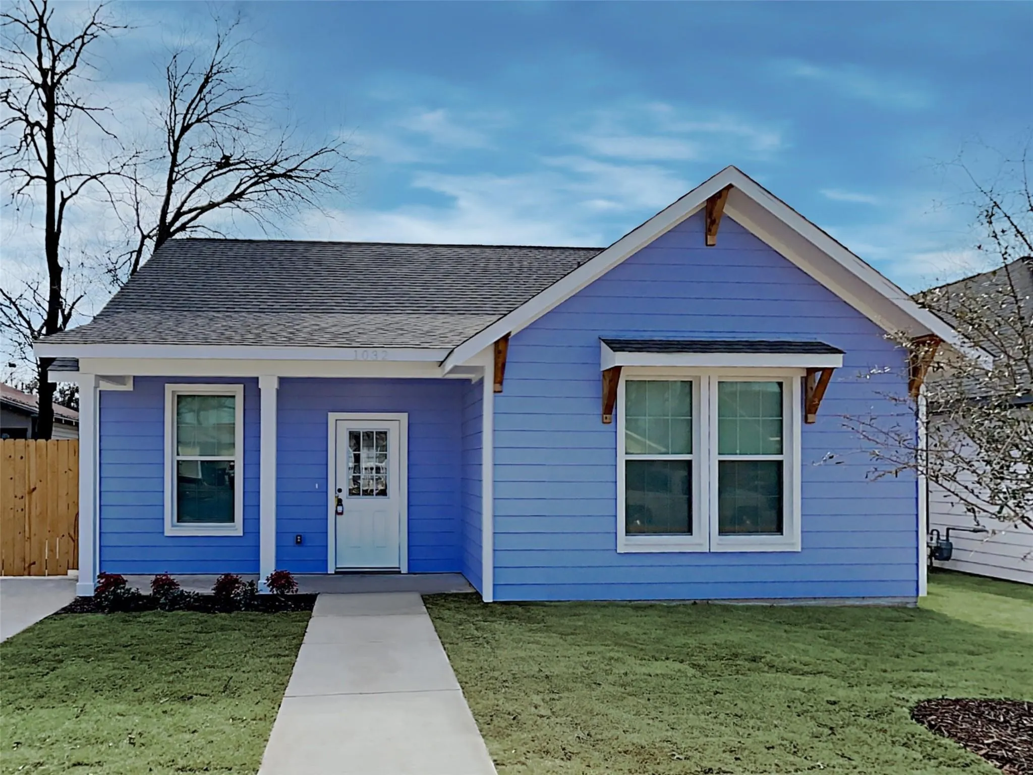 Single Family Residence For Rent in Tarrant County , 1032 E Leuda Street, Fort Worth, Texas 76104, 3 Bedroom, 2 Bathroom, 1 Garage spaces, 1,401 Sqft, built in 2022, mls#21321902, Real Estate Agent in Fort Worth, Homes For Rent in Tarrant county, Homes For Rent in Fort Worth, Realtor in Fort Worth Texas, Real Estate Brokerage Independent Realty Texas, Luminita Cordes Realtor