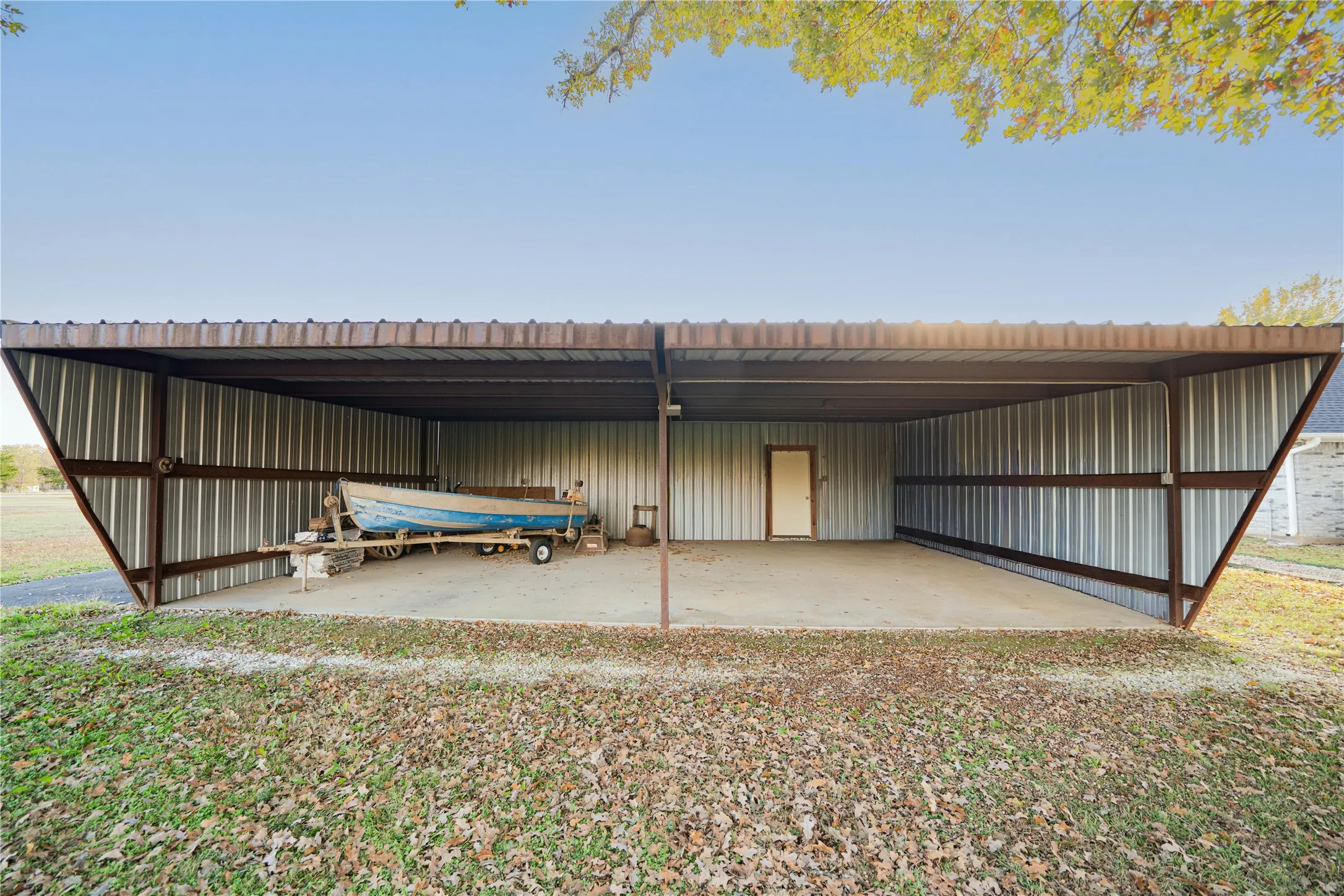 Single Family Residence For Sale in Franklin (TX) County , 1032 W FM 900, Mount Vernon, Texas 75457, 3 Bedroom, 3 Bathroom, 2 Garage spaces, 2,638 Sqft, built in 2006, mls#21321922, Real Estate Agent in Mount Vernon, Homes For Sale in Franklin (TX) county, Homes For Sale in Mount Vernon, Realtor in Mount Vernon Texas, Real Estate Brokerage Independent Realty Texas, Luminita Cordes Realtor