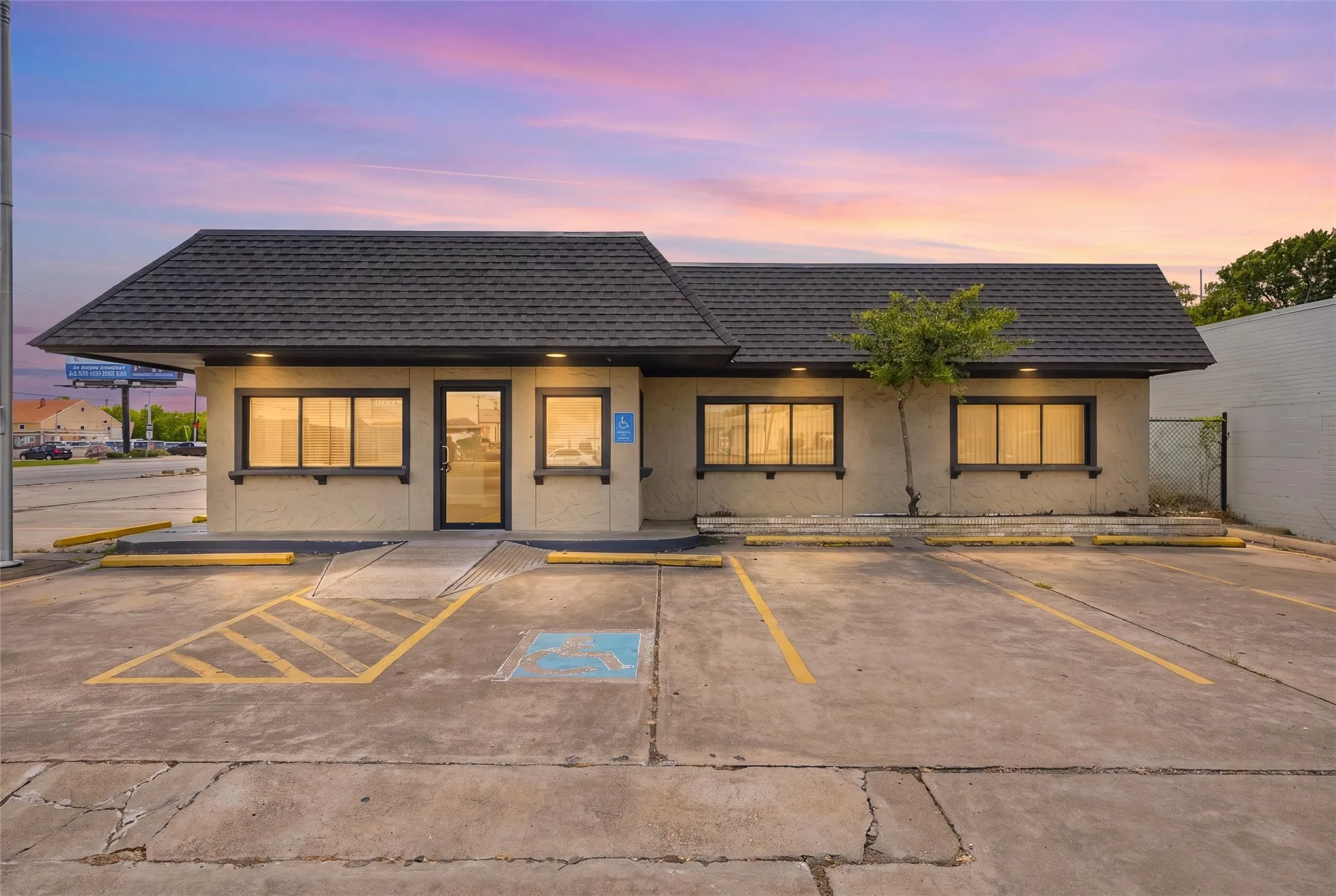 Business For Sale in Mc Lennan County , 2501 Franklin Avenue, Waco, Texas 76710, 0, 0, Garage spaces, 0 Sqft, built in 1950, Price $549,900, mls#21321923, Real Estate Agent in Waco, Homes For Sale in Mc Lennan county, Homes For Sale in Waco, Realtor in Waco Texas, Real Estate Brokerage Independent Realty Texas, Luminita Cordes Realtor