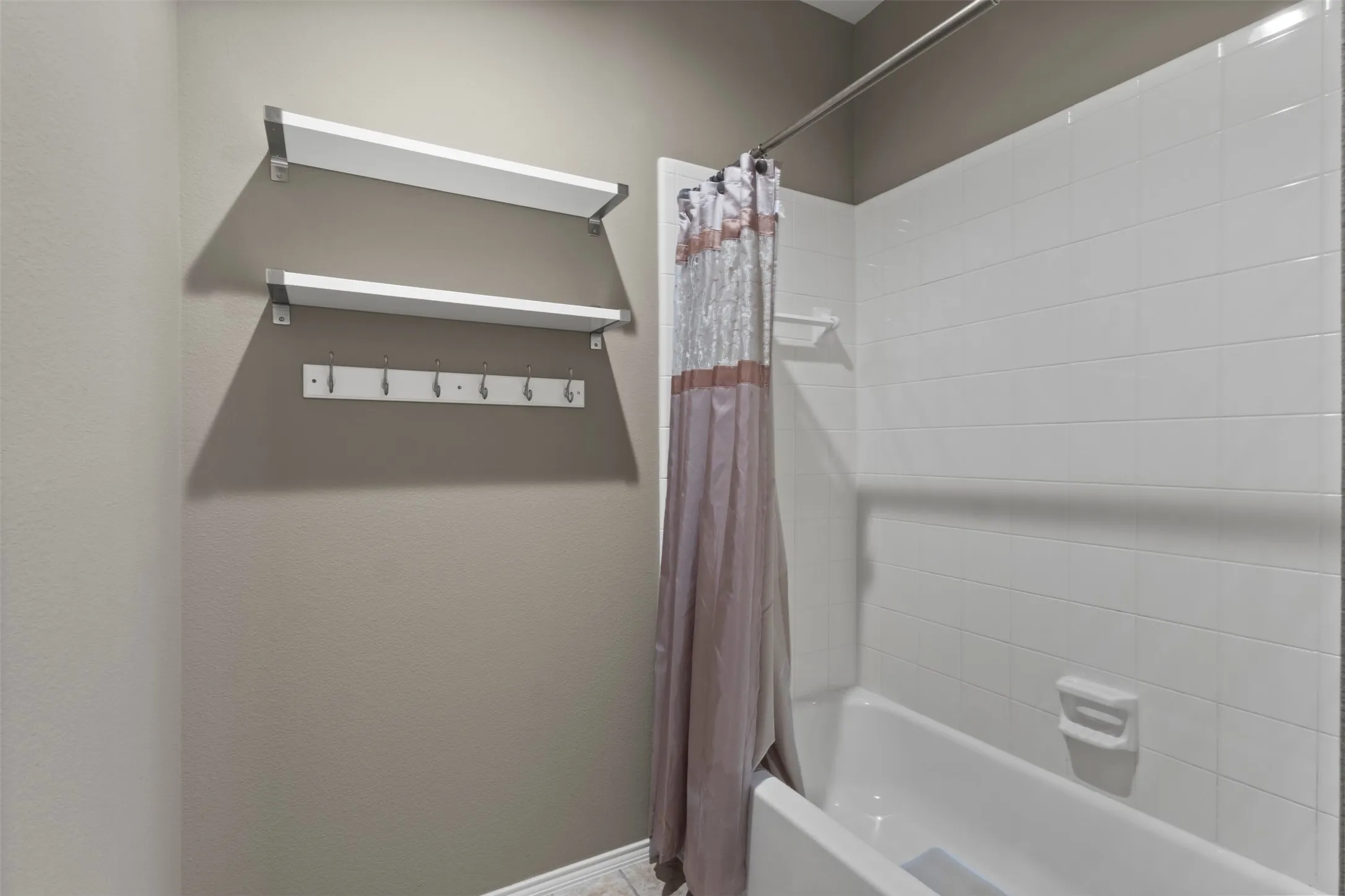 Single Family Residence For Sale in Collin County , 1201 Iron Horse Street, Wylie, Texas 75098, 3 Bedroom, 2 Bathroom, 3 Garage spaces, 2,018 Sqft, built in 2005, mls#21321782, Real Estate Agent in Wylie, Homes For Sale in Collin county, Homes For Sale in Wylie, Realtor in Wylie Texas, Real Estate Brokerage Independent Realty Texas, Luminita Cordes Realtor