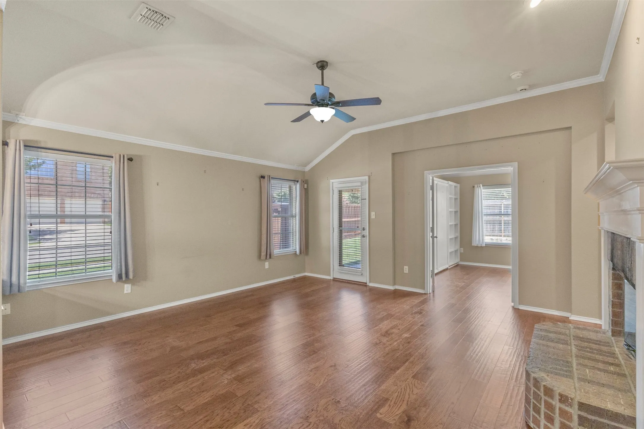 Single Family Residence For Sale in Collin County , 1201 Iron Horse Street, Wylie, Texas 75098, 3 Bedroom, 2 Bathroom, 3 Garage spaces, 2,018 Sqft, built in 2005, mls#21321782, Real Estate Agent in Wylie, Homes For Sale in Collin county, Homes For Sale in Wylie, Realtor in Wylie Texas, Real Estate Brokerage Independent Realty Texas, Luminita Cordes Realtor
