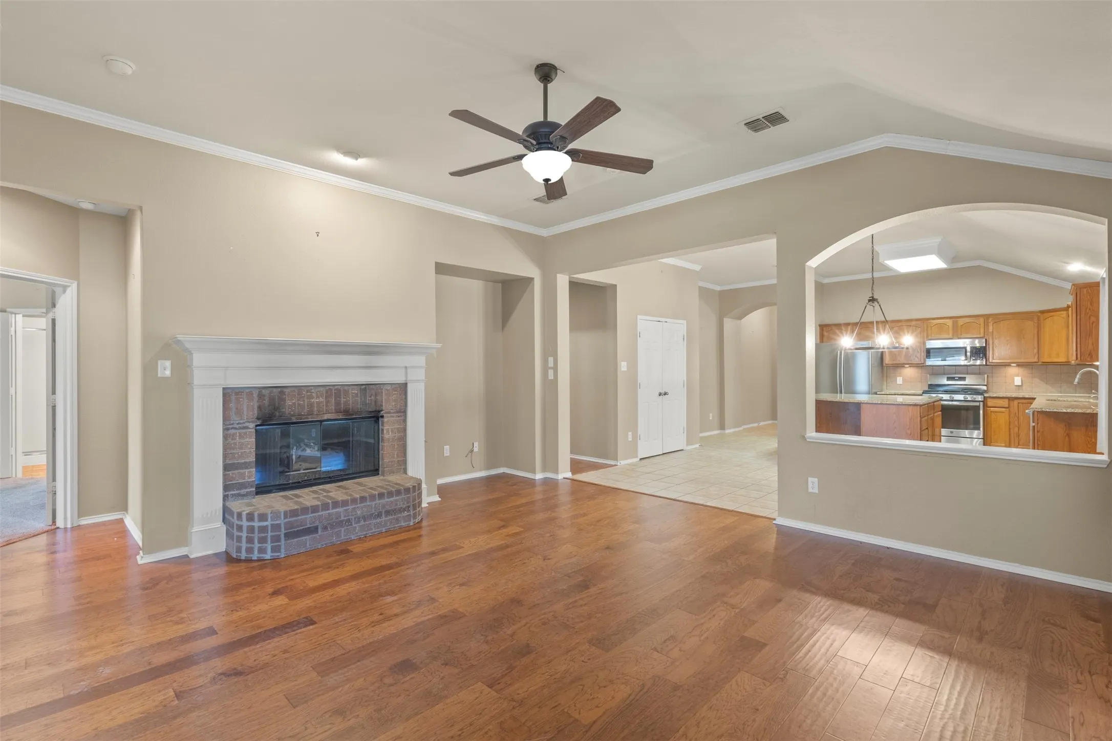 Single Family Residence For Sale in Collin County , 1201 Iron Horse Street, Wylie, Texas 75098, 3 Bedroom, 2 Bathroom, 3 Garage spaces, 2,018 Sqft, built in 2005, mls#21321782, Real Estate Agent in Wylie, Homes For Sale in Collin county, Homes For Sale in Wylie, Realtor in Wylie Texas, Real Estate Brokerage Independent Realty Texas, Luminita Cordes Realtor
