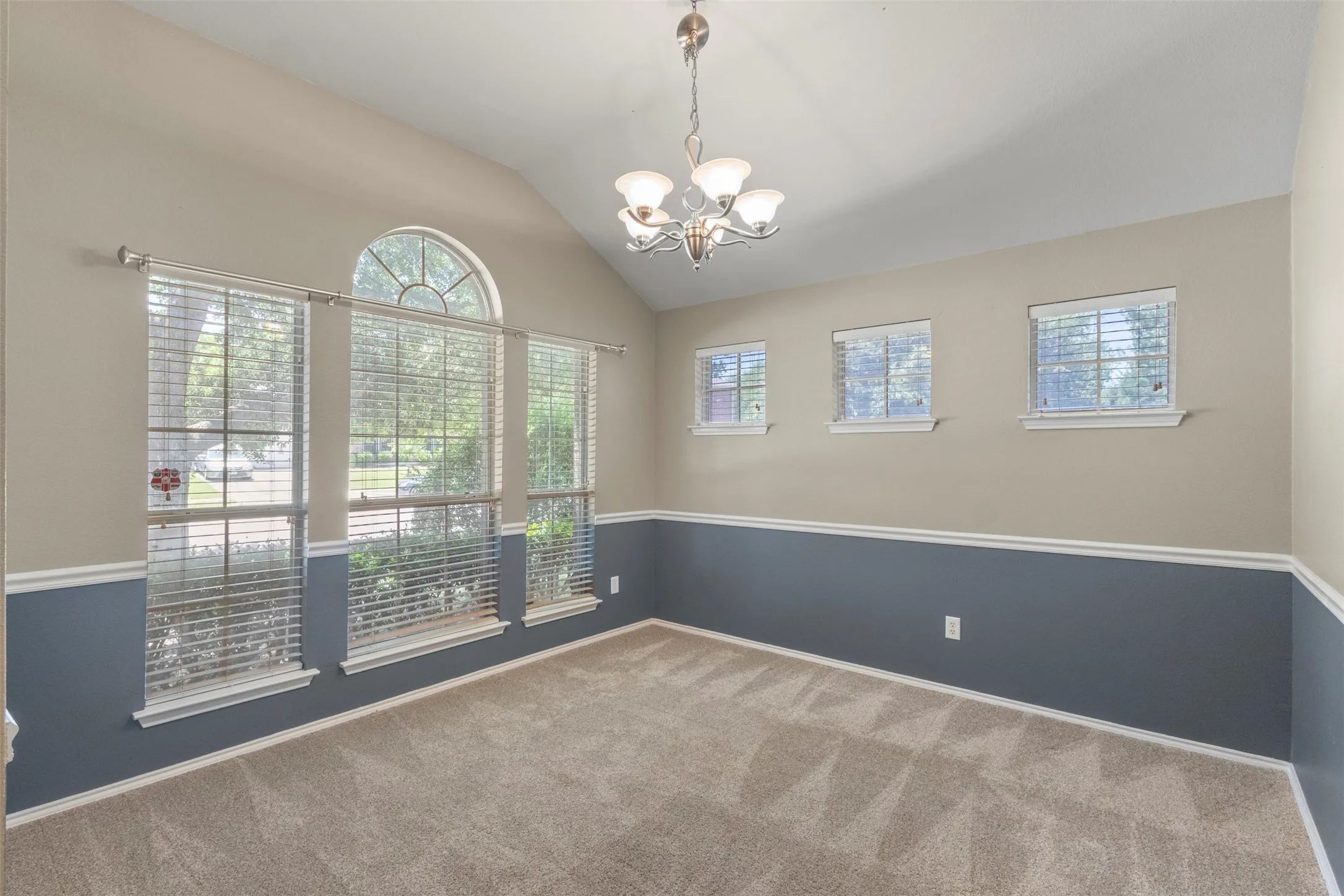 Single Family Residence For Sale in Collin County , 1201 Iron Horse Street, Wylie, Texas 75098, 3 Bedroom, 2 Bathroom, 3 Garage spaces, 2,018 Sqft, built in 2005, mls#21321782, Real Estate Agent in Wylie, Homes For Sale in Collin county, Homes For Sale in Wylie, Realtor in Wylie Texas, Real Estate Brokerage Independent Realty Texas, Luminita Cordes Realtor