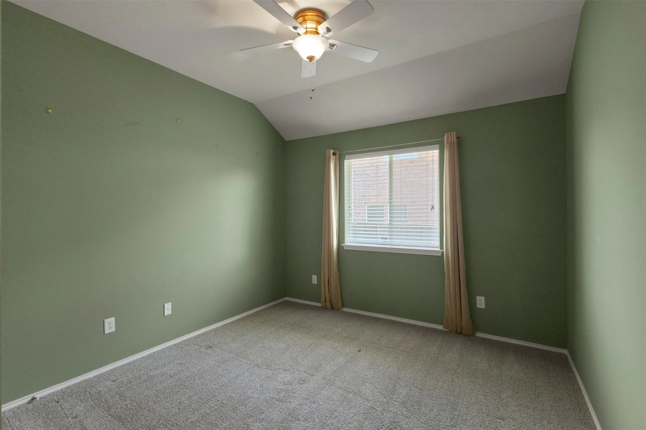 Single Family Residence For Sale in Collin County , 1201 Iron Horse Street, Wylie, Texas 75098, 3 Bedroom, 2 Bathroom, 3 Garage spaces, 2,018 Sqft, built in 2005, mls#21321782, Real Estate Agent in Wylie, Homes For Sale in Collin county, Homes For Sale in Wylie, Realtor in Wylie Texas, Real Estate Brokerage Independent Realty Texas, Luminita Cordes Realtor