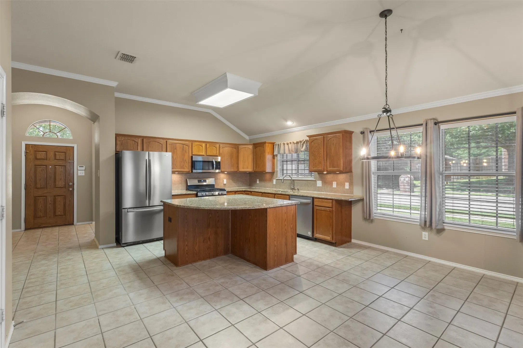 Single Family Residence For Sale in Collin County , 1201 Iron Horse Street, Wylie, Texas 75098, 3 Bedroom, 2 Bathroom, 3 Garage spaces, 2,018 Sqft, built in 2005, mls#21321782, Real Estate Agent in Wylie, Homes For Sale in Collin county, Homes For Sale in Wylie, Realtor in Wylie Texas, Real Estate Brokerage Independent Realty Texas, Luminita Cordes Realtor