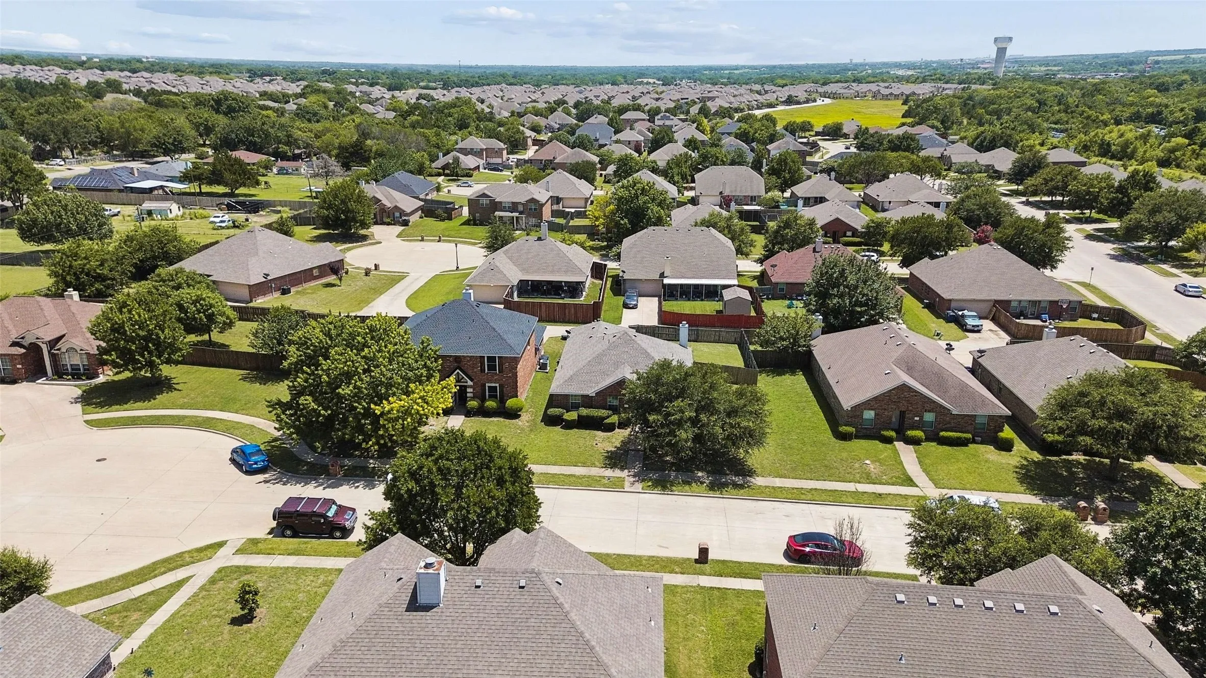 Single Family Residence For Sale in Ellis County , 205 Rosewood Court, Red Oak, Texas 75154, 3 Bedroom, 2 Bathroom, 2 Garage spaces, 1,631 Sqft, built in 2006, mls#21321282, Real Estate Agent in Red Oak, Homes For Sale in Ellis county, Homes For Sale in Red Oak, Realtor in Red Oak Texas, Real Estate Brokerage Independent Realty Texas, Luminita Cordes Realtor