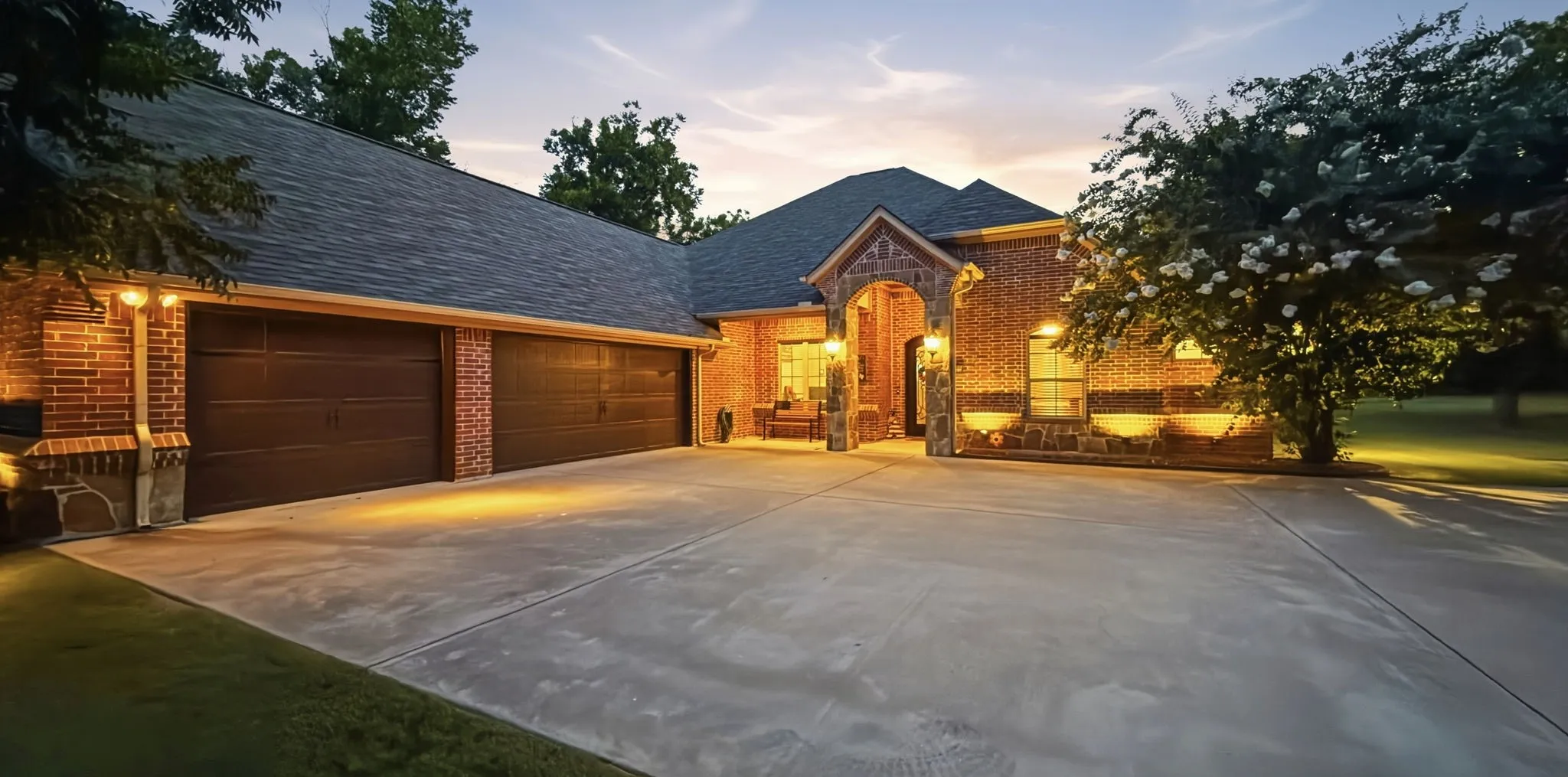 Single Family Residence For Sale in Hood County , 6404 Citation Court, Granbury, Texas 76049, 4 Bedroom, 3 Bathroom, 3 Garage spaces, 2,806 Sqft, built in 2019, mls#21321992, Real Estate Agent in Granbury, Homes For Sale in Hood county, Homes For Sale in Granbury, Realtor in Granbury Texas, Real Estate Brokerage Independent Realty Texas, Luminita Cordes Realtor
