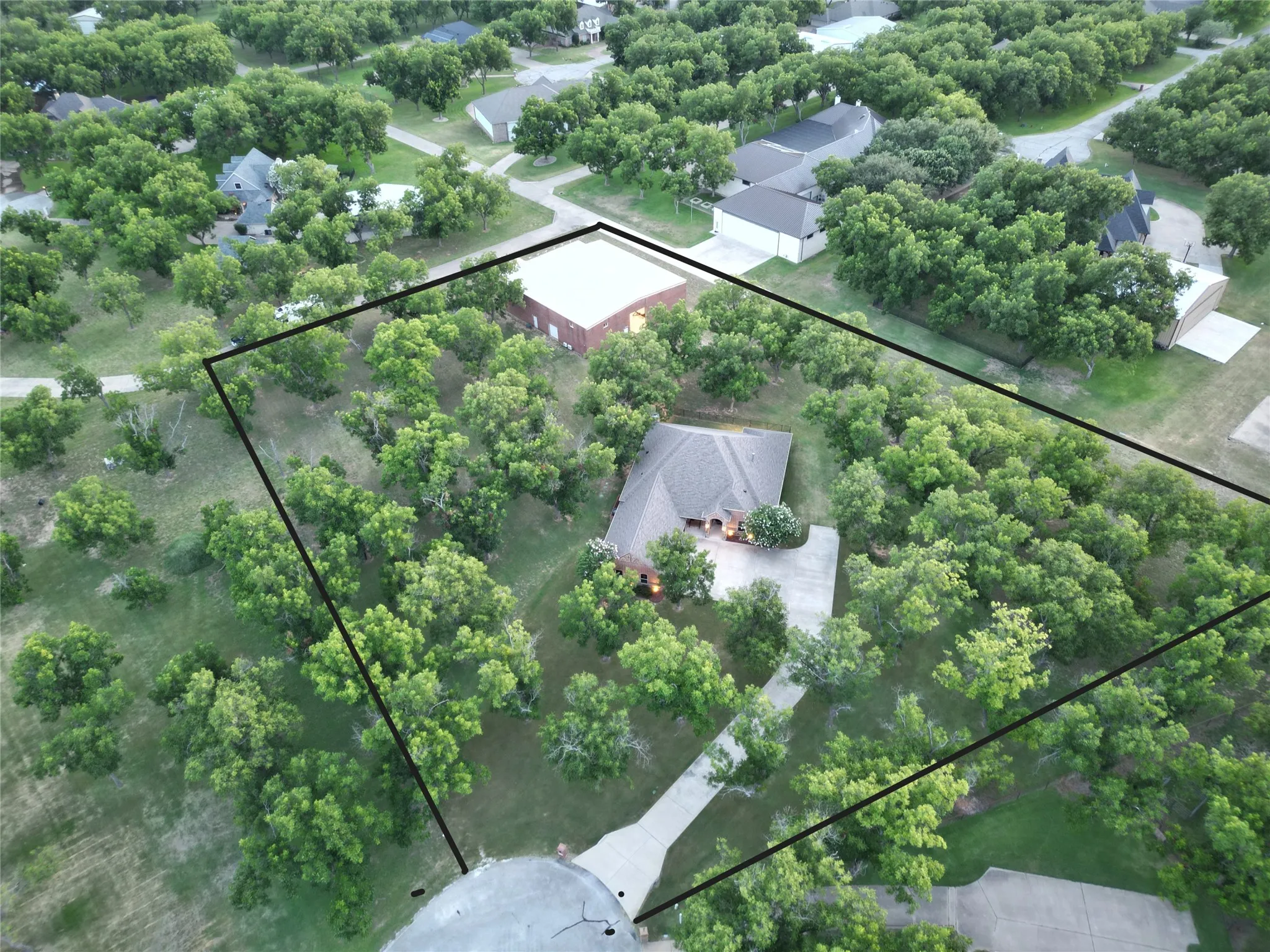 Single Family Residence For Sale in Hood County , 6404 Citation Court, Granbury, Texas 76049, 4 Bedroom, 3 Bathroom, 3 Garage spaces, 2,806 Sqft, built in 2019, mls#21321992, Real Estate Agent in Granbury, Homes For Sale in Hood county, Homes For Sale in Granbury, Realtor in Granbury Texas, Real Estate Brokerage Independent Realty Texas, Luminita Cordes Realtor