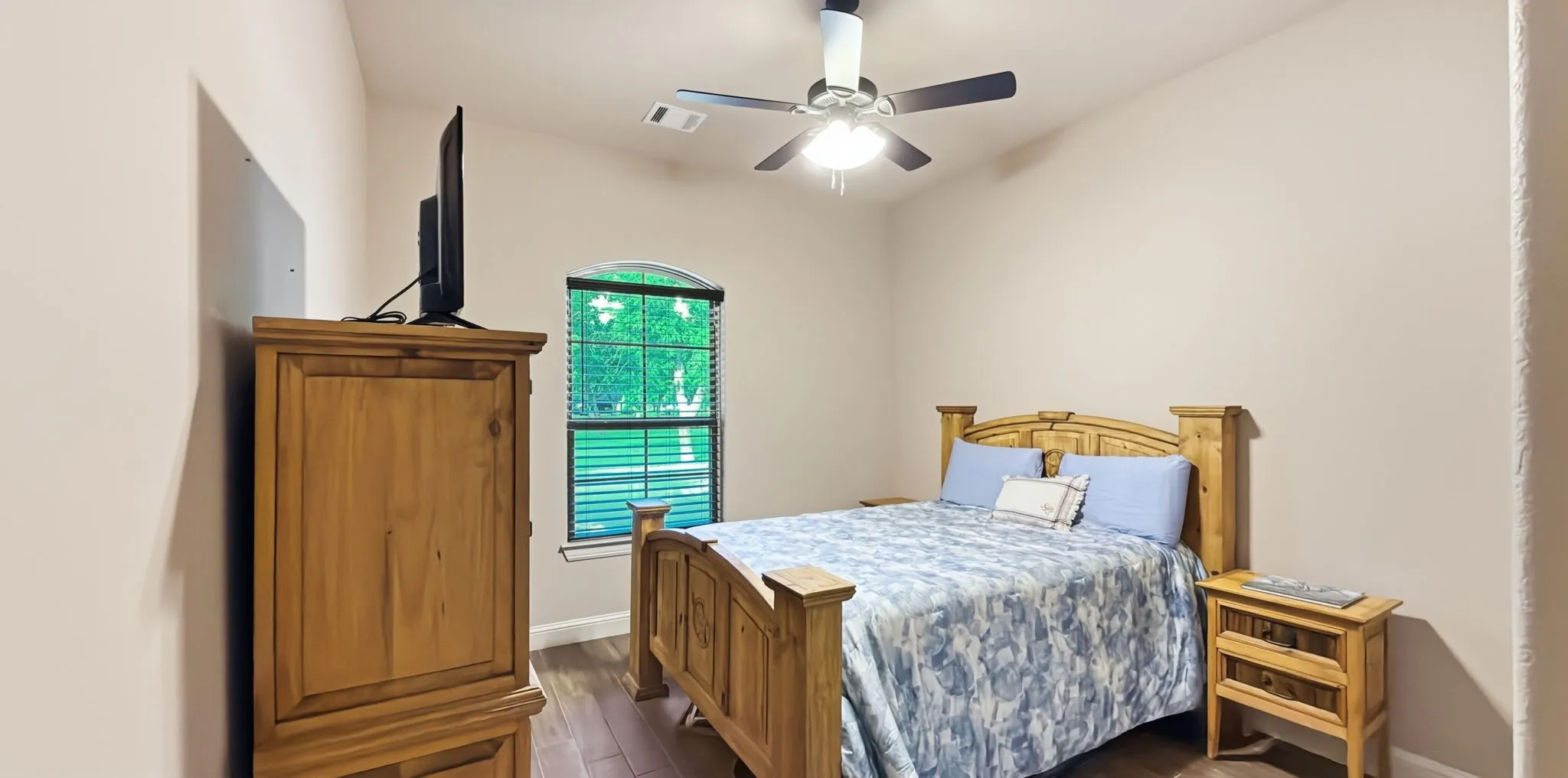 Single Family Residence For Sale in Hood County , 6404 Citation Court, Granbury, Texas 76049, 4 Bedroom, 3 Bathroom, 3 Garage spaces, 2,806 Sqft, built in 2019, mls#21321992, Real Estate Agent in Granbury, Homes For Sale in Hood county, Homes For Sale in Granbury, Realtor in Granbury Texas, Real Estate Brokerage Independent Realty Texas, Luminita Cordes Realtor