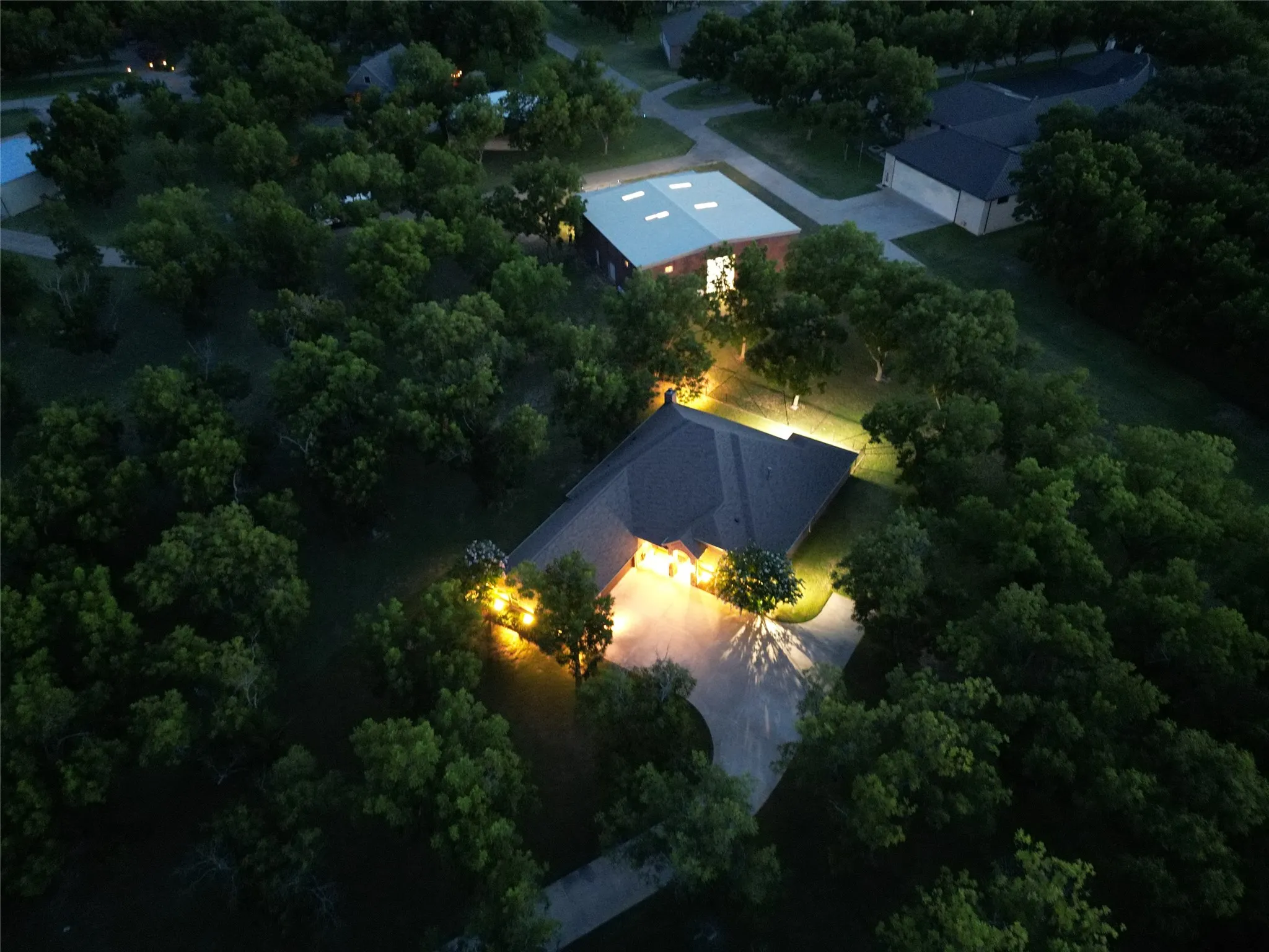 Single Family Residence For Sale in Hood County , 6404 Citation Court, Granbury, Texas 76049, 4 Bedroom, 3 Bathroom, 3 Garage spaces, 2,806 Sqft, built in 2019, mls#21321992, Real Estate Agent in Granbury, Homes For Sale in Hood county, Homes For Sale in Granbury, Realtor in Granbury Texas, Real Estate Brokerage Independent Realty Texas, Luminita Cordes Realtor