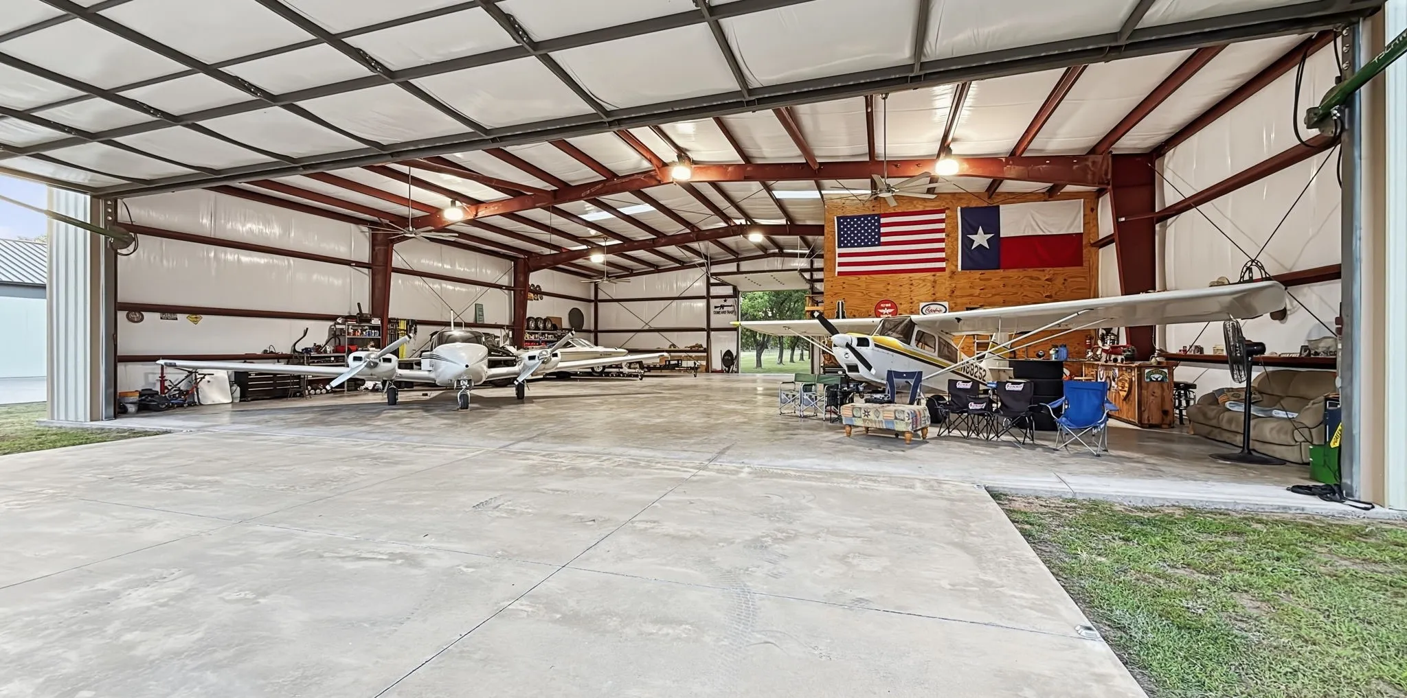 Single Family Residence For Sale in Hood County , 6404 Citation Court, Granbury, Texas 76049, 4 Bedroom, 3 Bathroom, 3 Garage spaces, 2,806 Sqft, built in 2019, mls#21321992, Real Estate Agent in Granbury, Homes For Sale in Hood county, Homes For Sale in Granbury, Realtor in Granbury Texas, Real Estate Brokerage Independent Realty Texas, Luminita Cordes Realtor